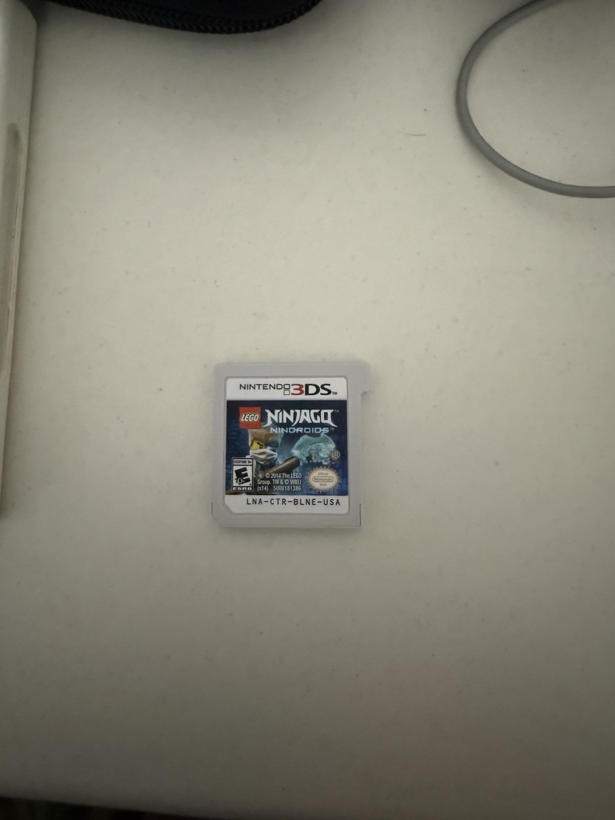 Original 2DS Blue Console with box and charger + 3 games & Carrying Case