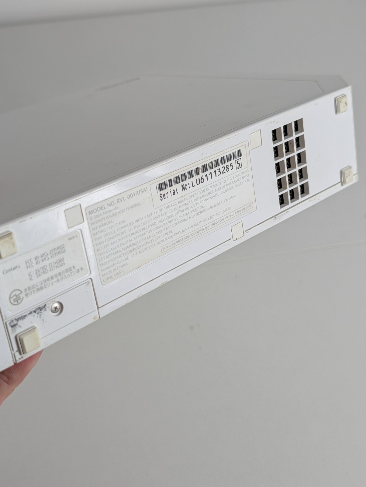 White Nintendo Wii System – Cords & Controller + Game