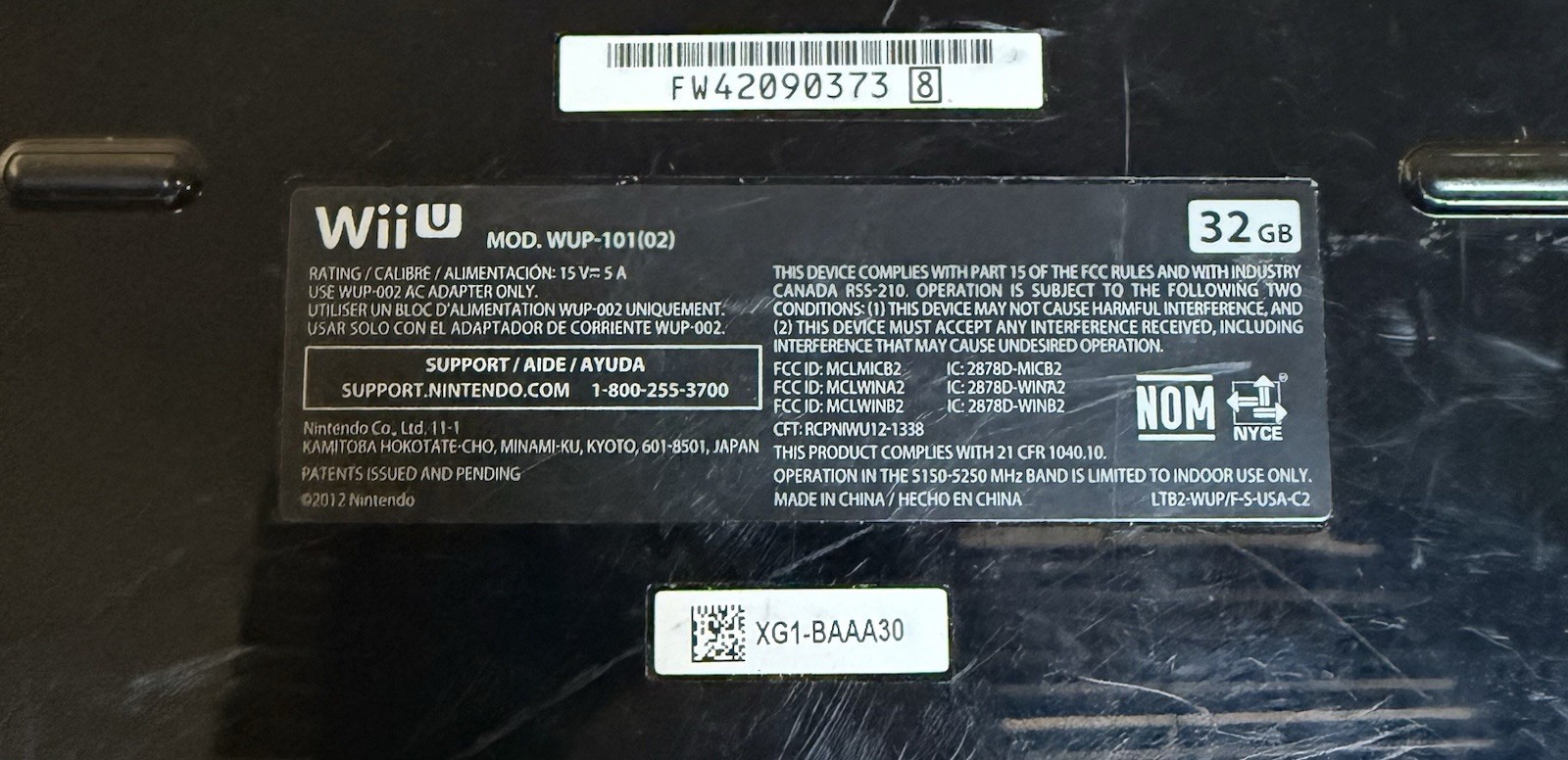 Nintendo Wii U 32GB System WUP-101(02) 2 Remotes, Gamepad, Pro Controller, Wires