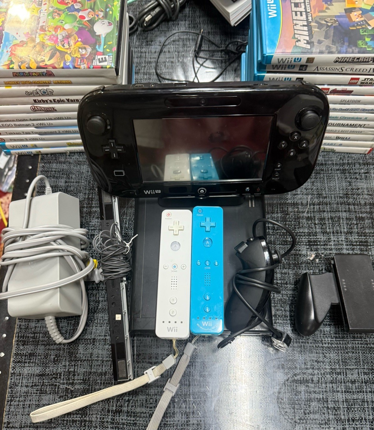 Black Nintendo Wii U Deluxe 32GB WUP-101(02) Lot -23 Games Mario Kart SSB Bundle