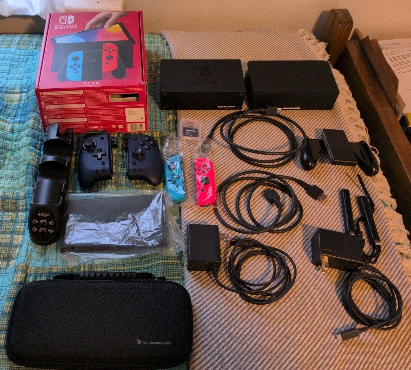 Nintendo Switch – OLED Model w/ Neon Red & Neon Blue Joy-Con 200GB SanDisk Ultra