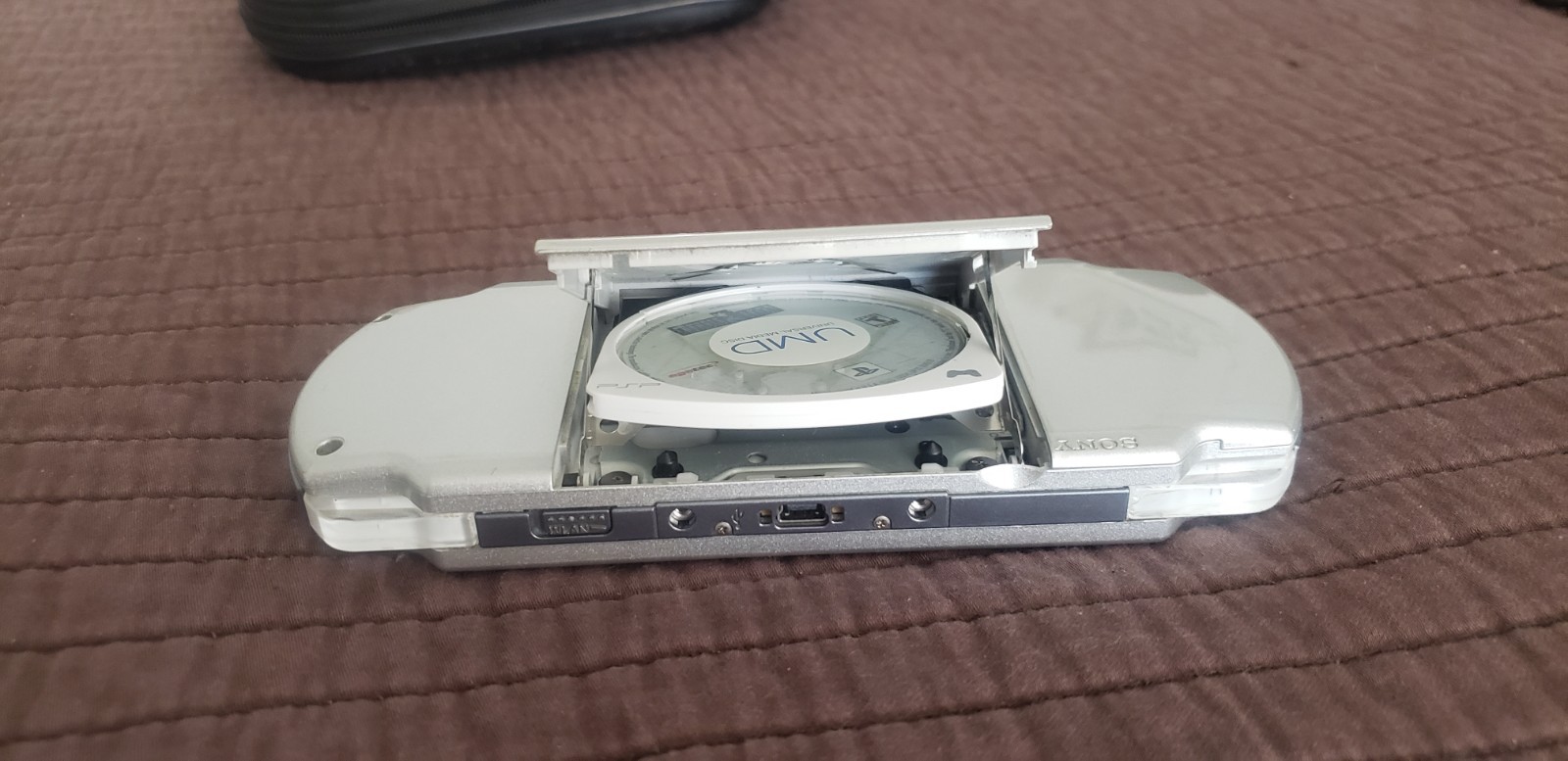Sony PSP 2001 Silver, Games & Case USED WORKS TESTED READ DESCRIPTION