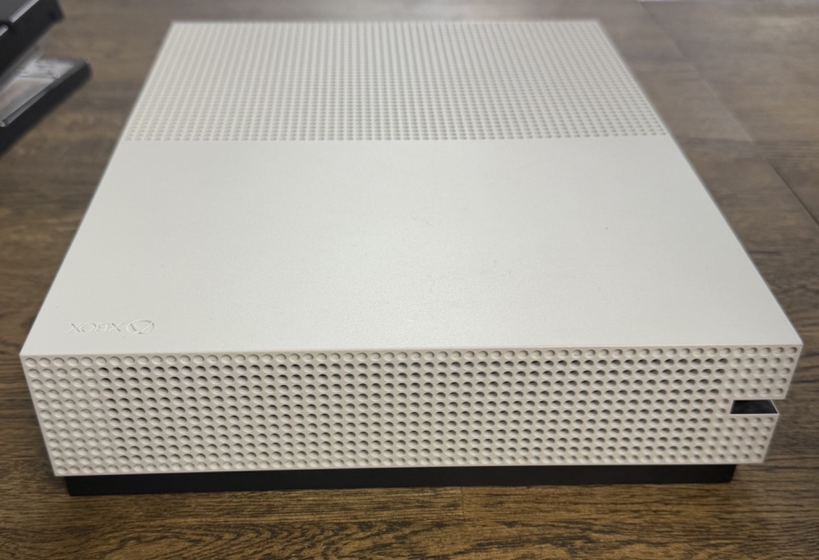 MICROSOFT XBOX ONE S – CONSOLE – 500GB – With Controller AND GAME INCLUDED