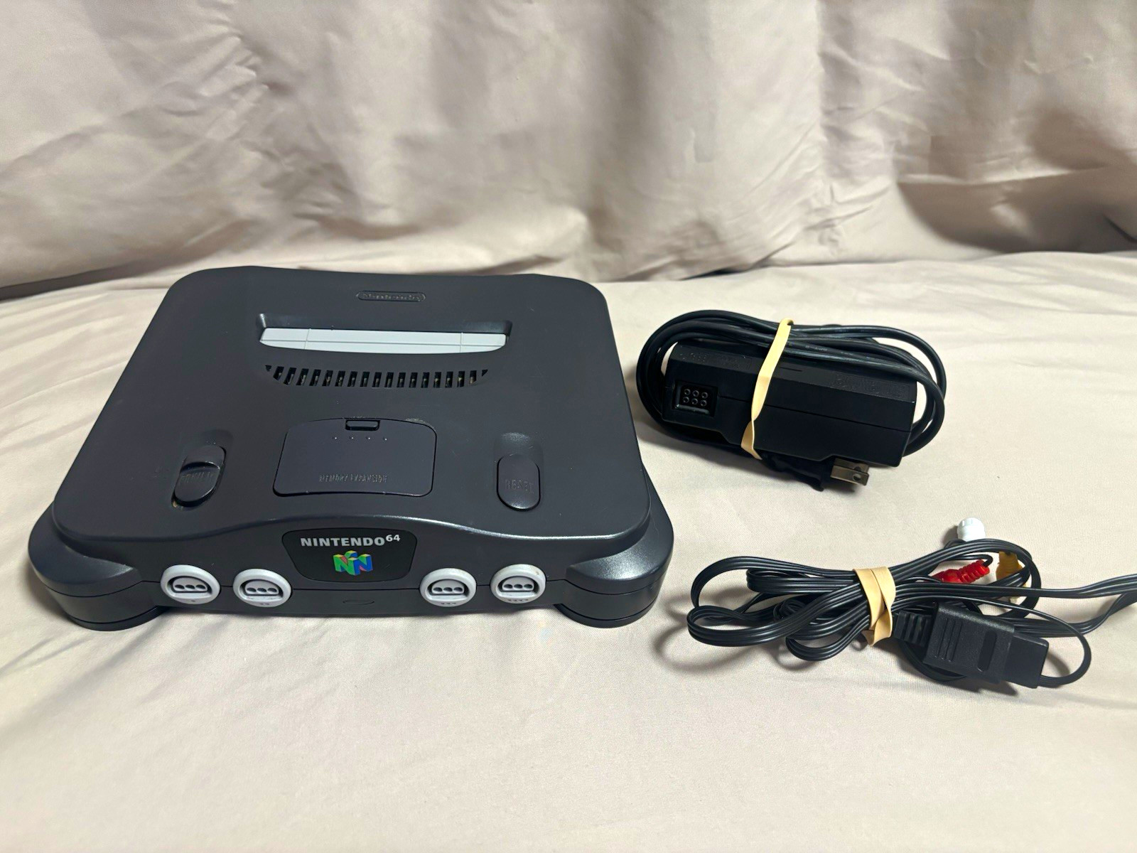 Nintendo 64 NUS-001(USA) Gray Console NTSC-U/C w/ Power Supply & AV Cable