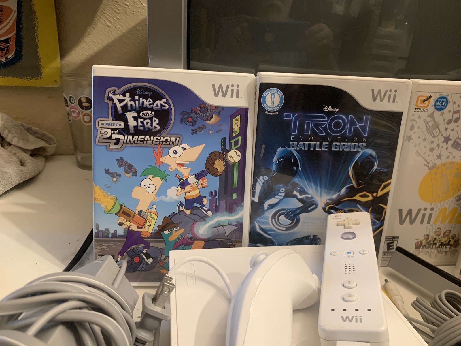 Nintendo Wii White Console Bundle 4 Games Controller GameCube Controller Ports