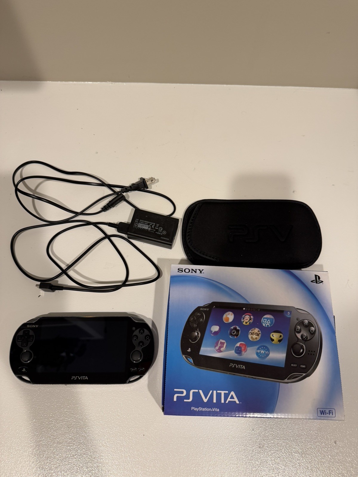 Excellent Condition Sony PS Vita 1000 PCH-1000 OLED 64GB SD Card CIB With Box