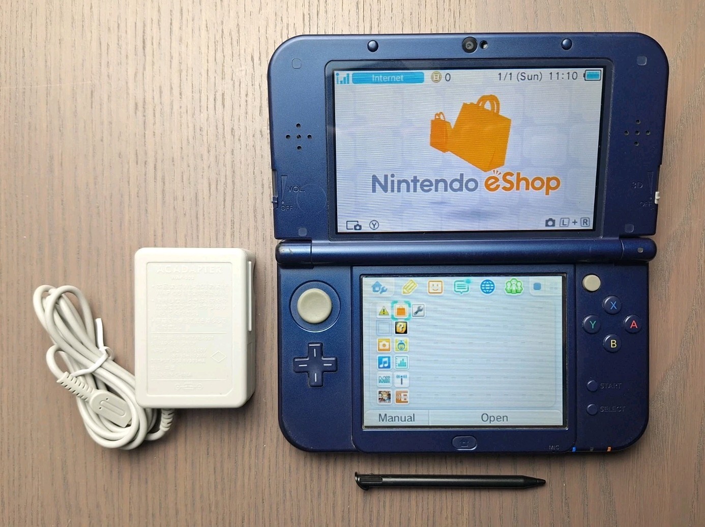 New Nintendo 3DS XL Metallic Blue Charger + 32GB SD Card | Region Free