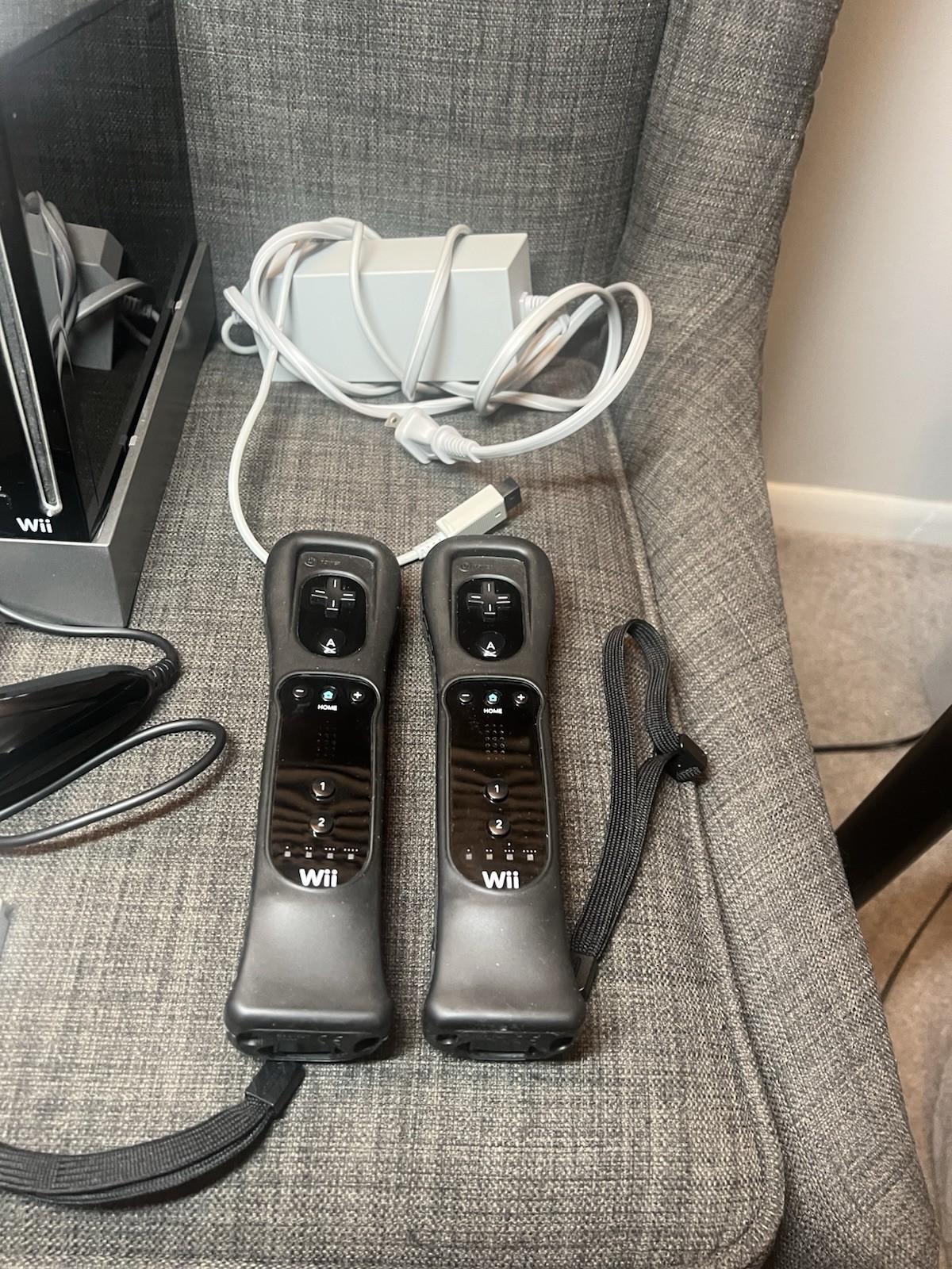 Nintendo Wii Console RVL-101 With Accessories & Game