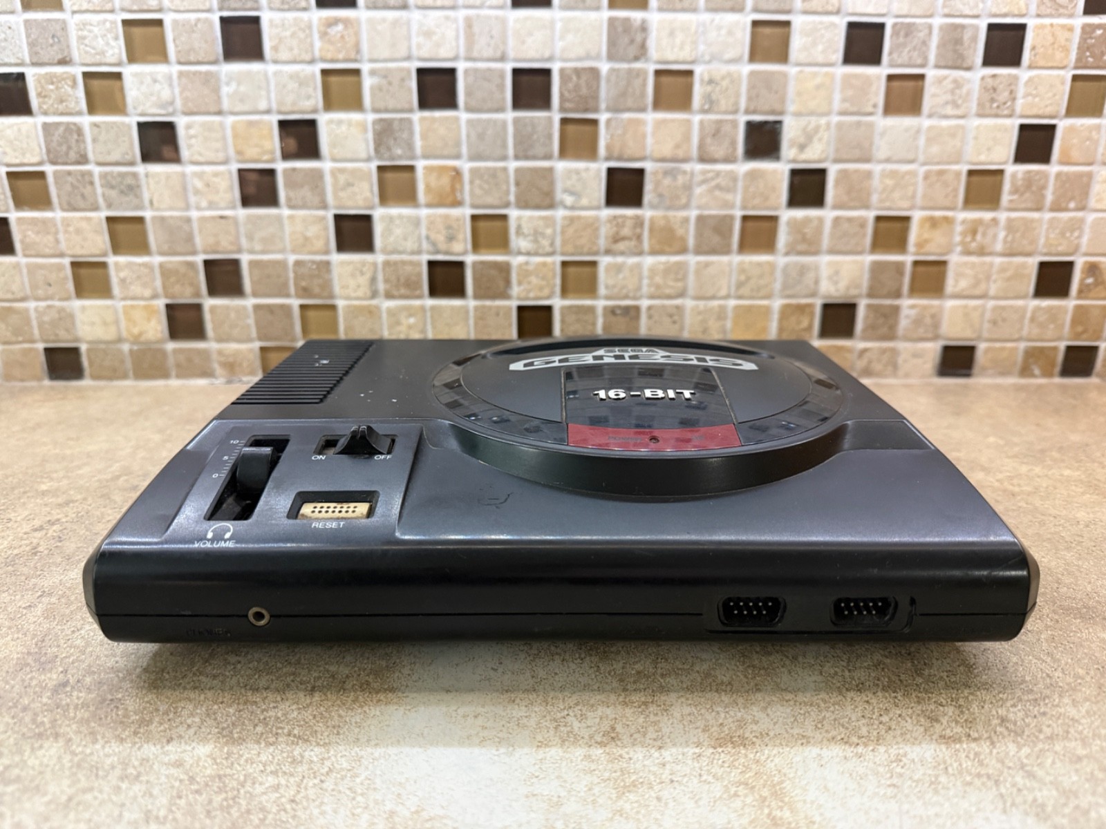Sega Genesis Console 16-Bit – (1601) Vintage Video Game