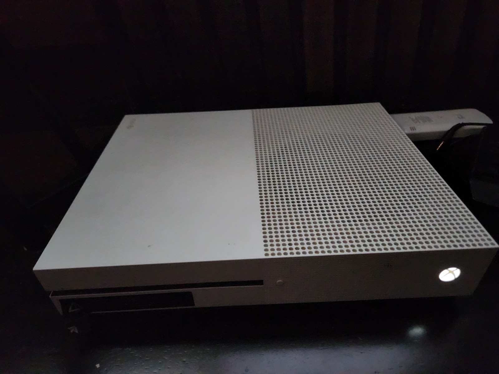 Xbox One S 1TB Console – White (XBS1TB) / Comes With A Controller And All Cables