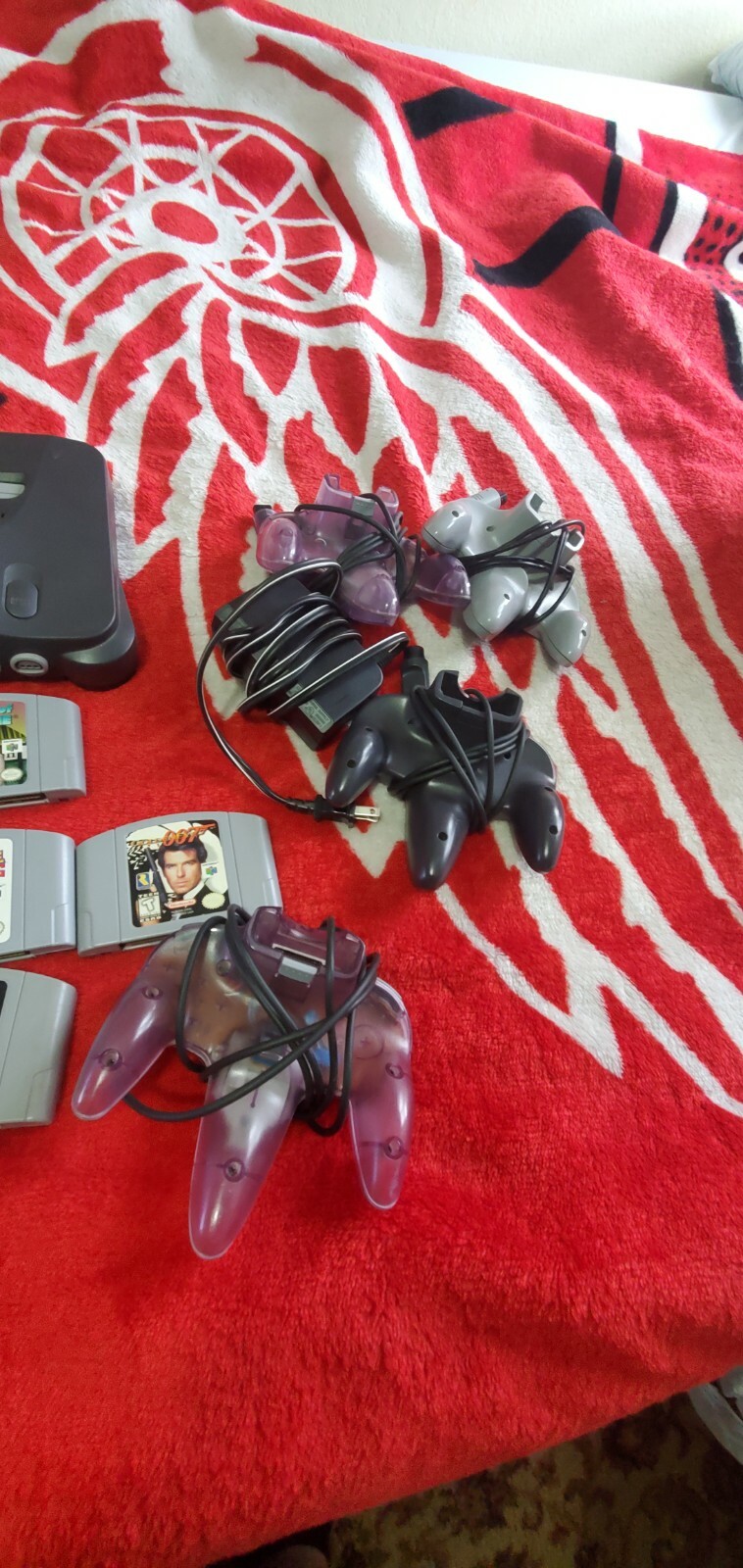 N64 Console, 4 Controllers, 7 games Tested Working Goldeneye memory cards OEM