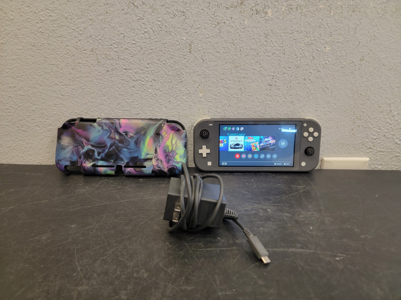 Nintendo Switch Lite HDH-001 Gray Handheld Console Wi-Fi Capability W/ Charger
