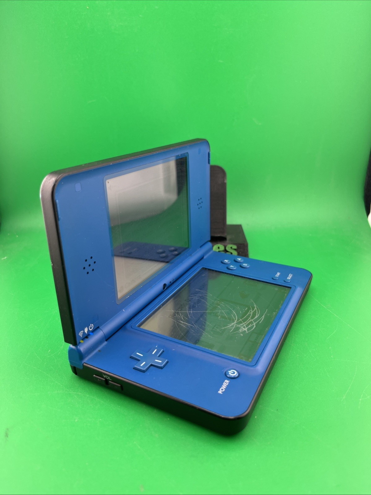 Nintendo DSi XL Blue Handheld Gaming Console with No Pen (T06)