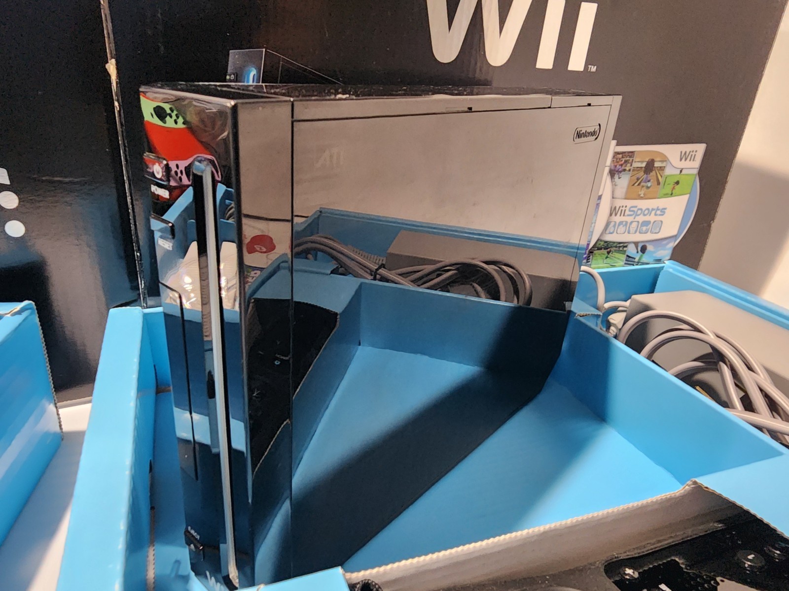 Nintendo Wii Black Console CIB Bundle with Wii Sports & Resort Tested Plus Games