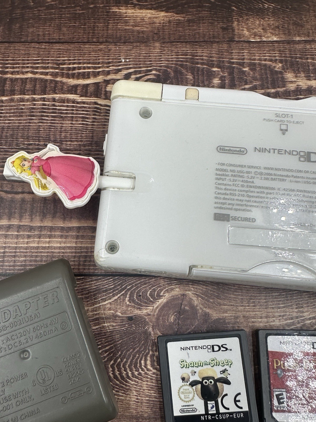 Nintendo DS Lite White Handheld Console + 5 Games,Stylus Pen & OEM Charger