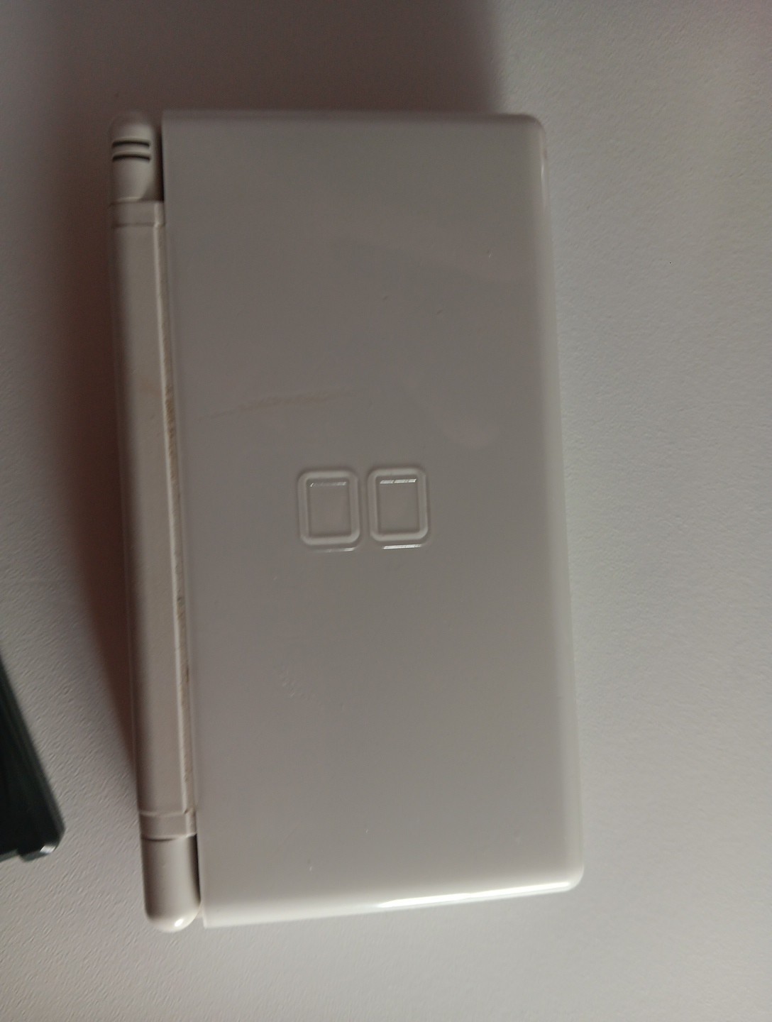 **3 DAY SPECIAL**$80. ORIGINAL Edition Pure White Handheld System WITH 3 GAMES.