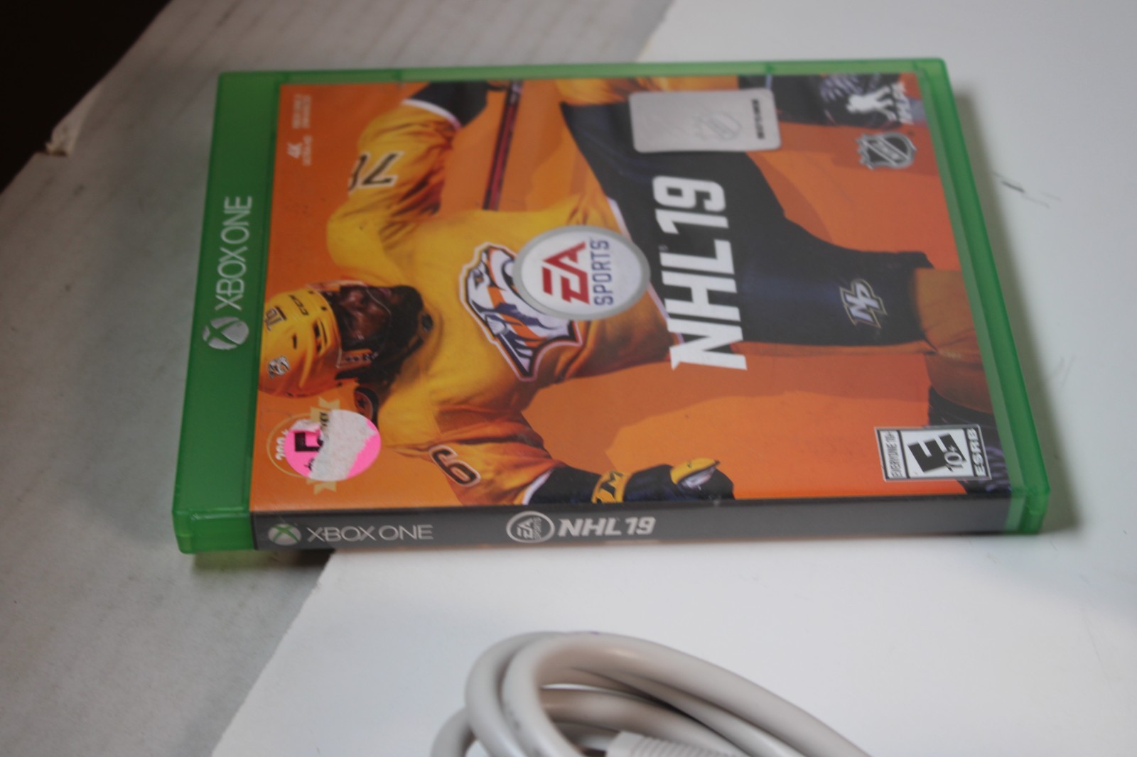 Microsoft Xbox One Model 1540 Console Bundle 500 GB, controller, game, cords