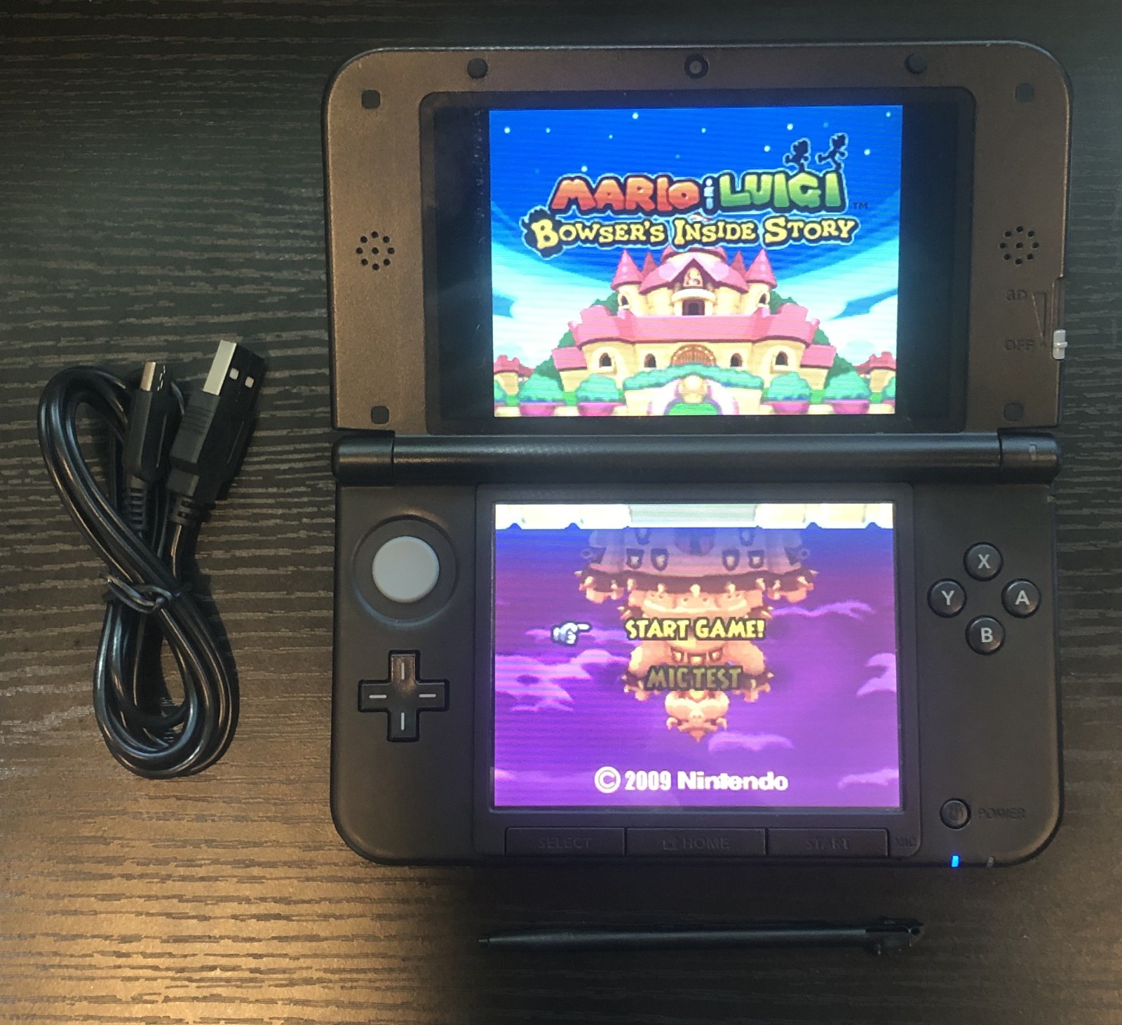 Nintendo 3DS XL Blue + Black SPR-001 Handheld Console – w/Charger – See Photos