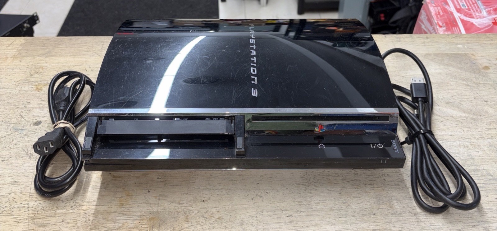 Sony PlayStation 3 CECHA01 60GB Backward Compatible 4 USB Black Console w/ Cords