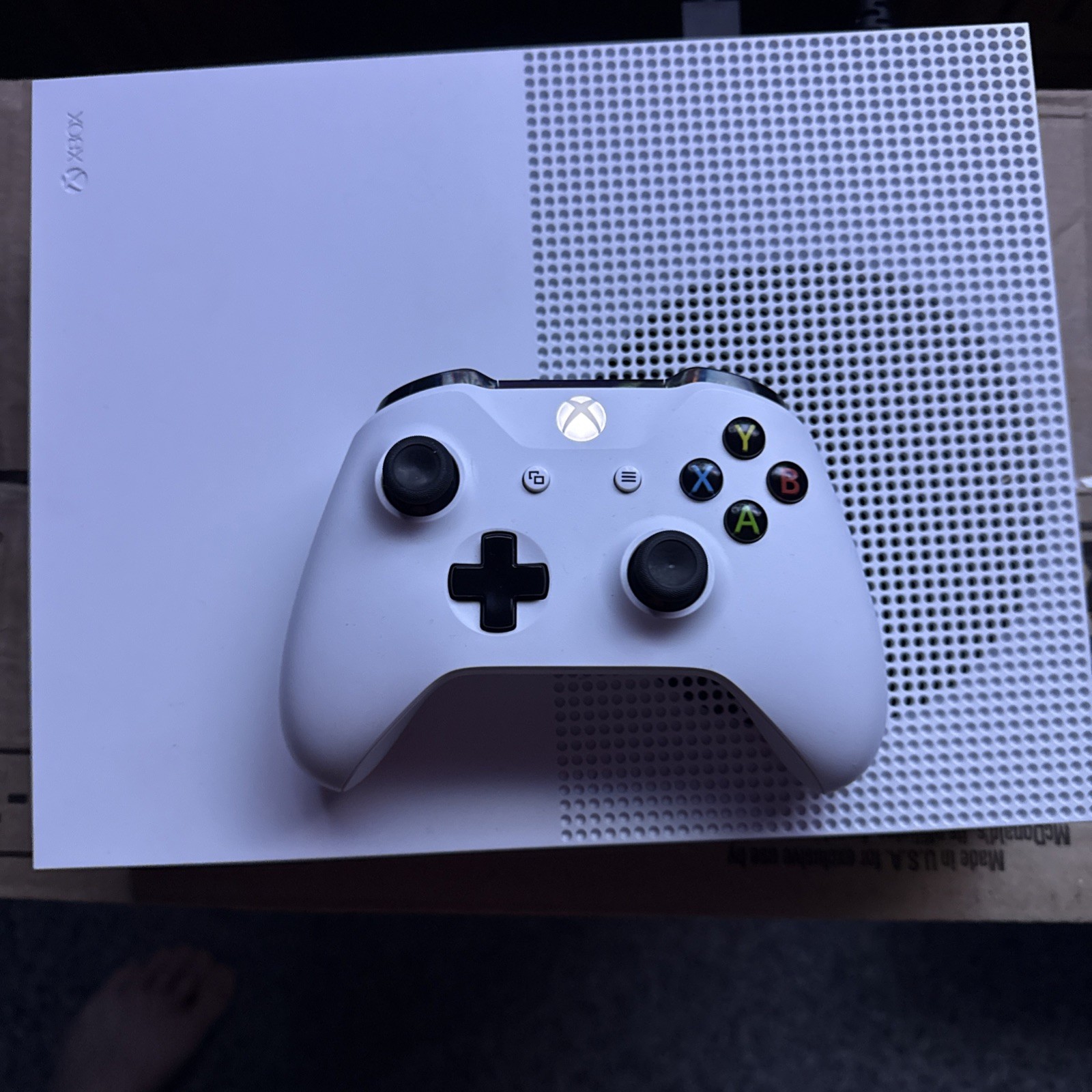Microsoft Xbox One S – White Console & Controller + Cords – Tested + 2 Games