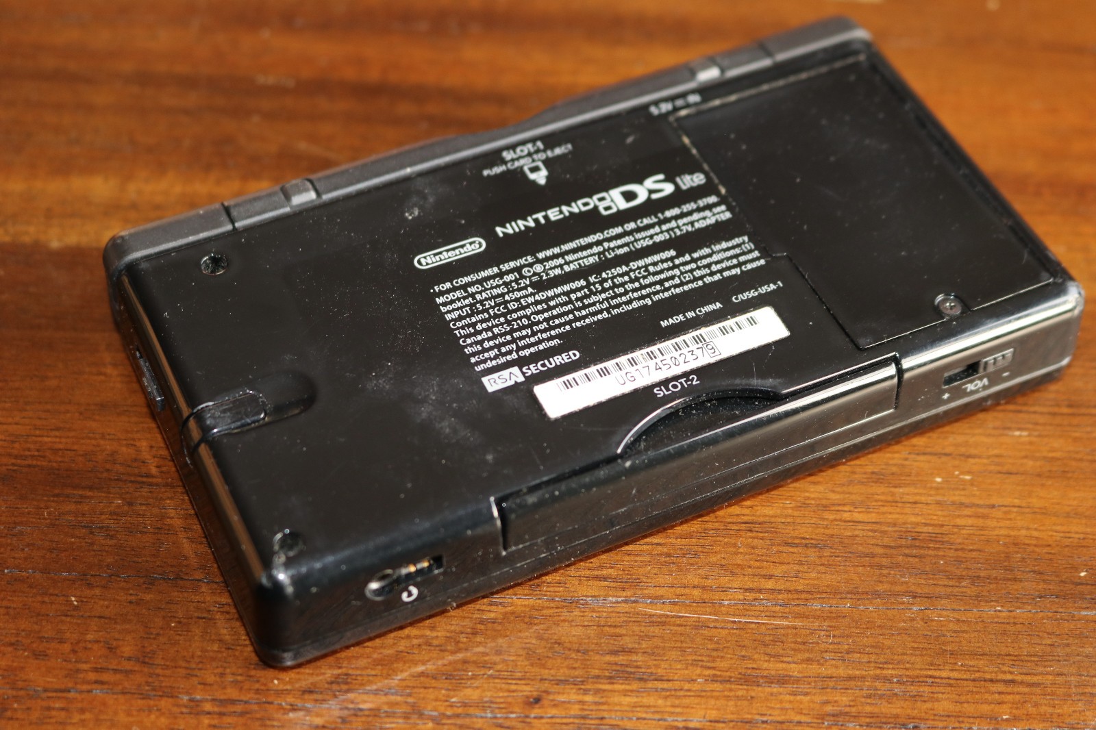 Nintendo DS Lite Handheld System – Cobalt/Black w/Stylus and Carger, Working