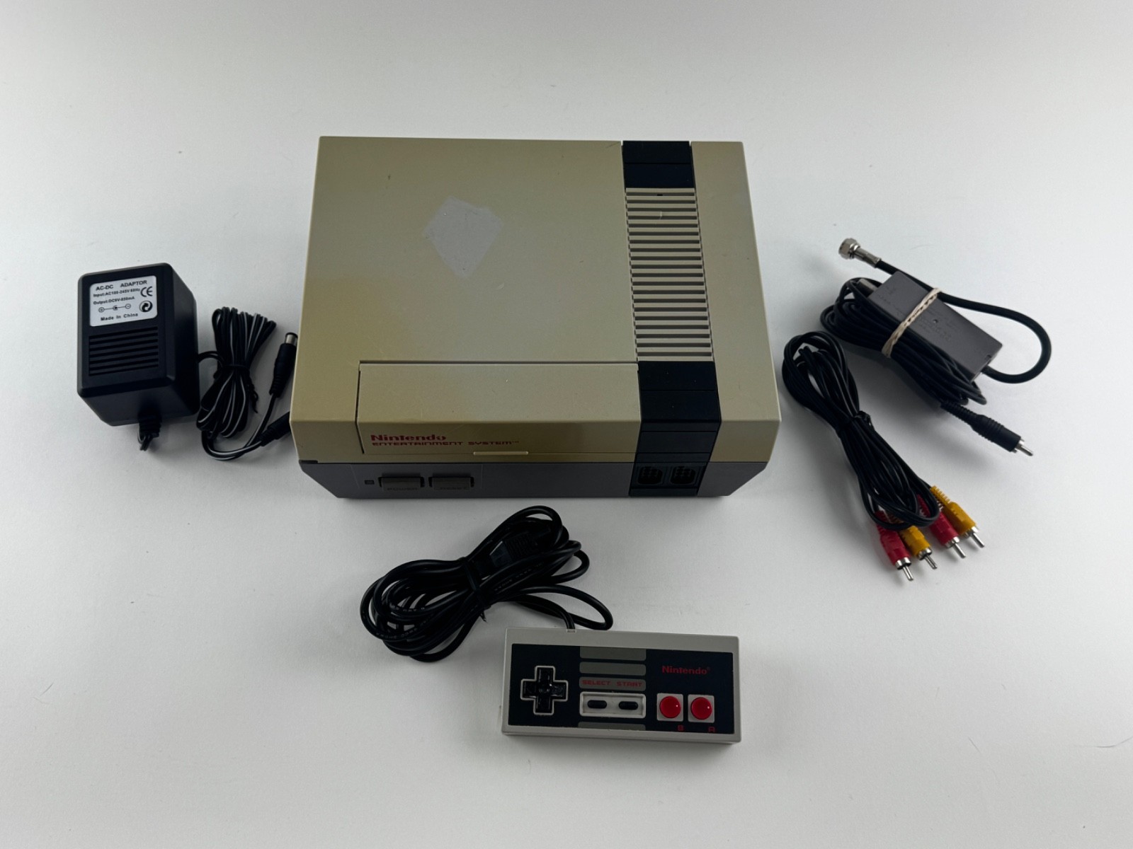 Original NES Nintendo Entertainment System Console Bundle NES-001