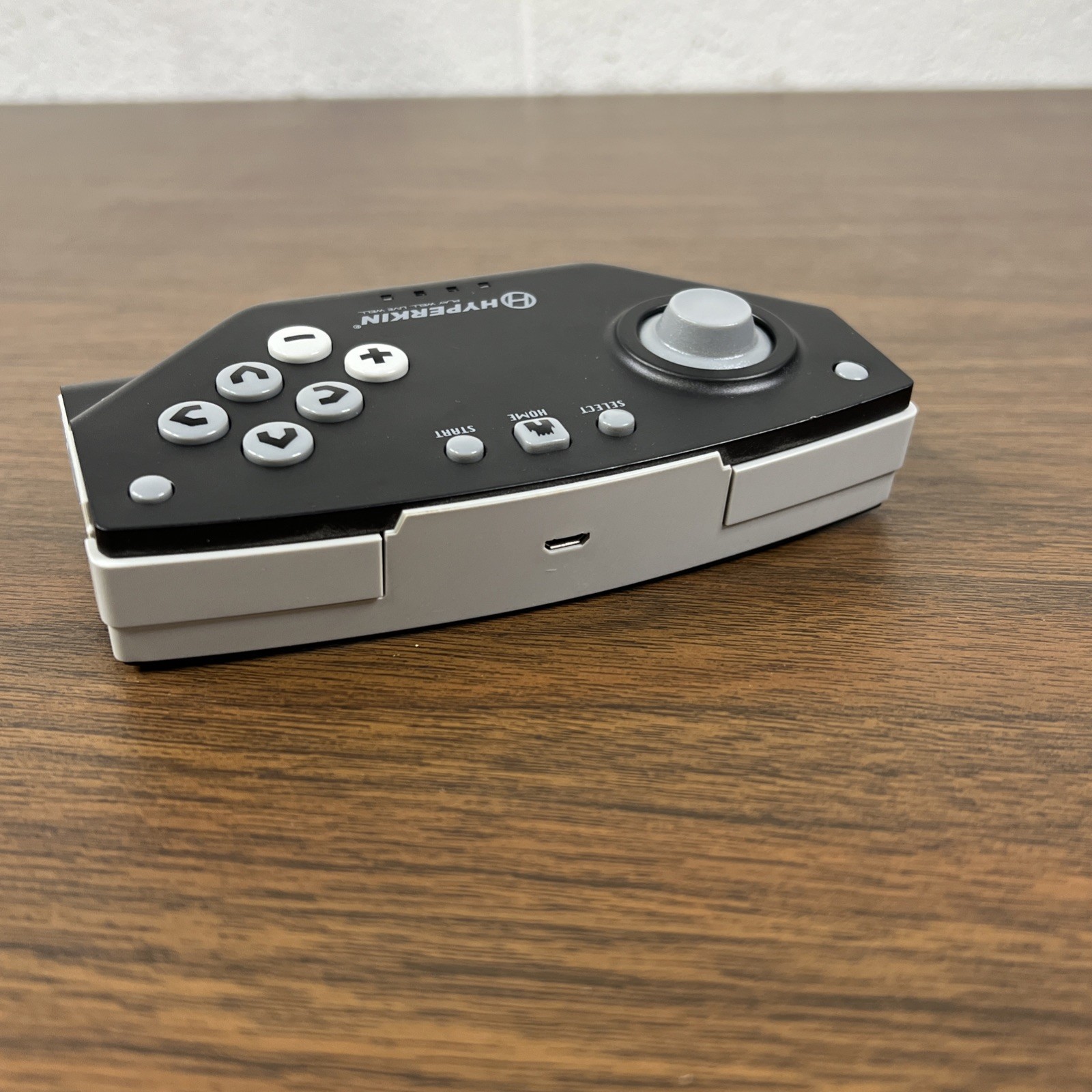 Hyperkin Retron 5 Wireless Controller Black M07021-BK