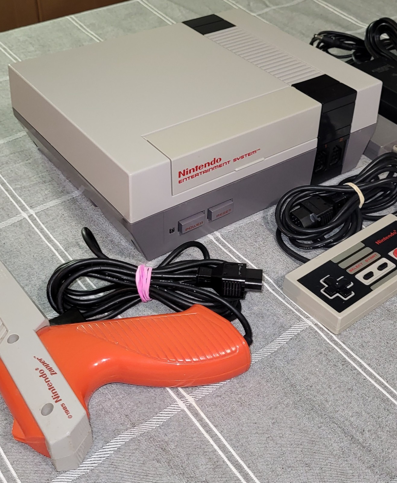 Nintendo Entertainment System (NES-001) Console Bundle – Clean Tested & Working