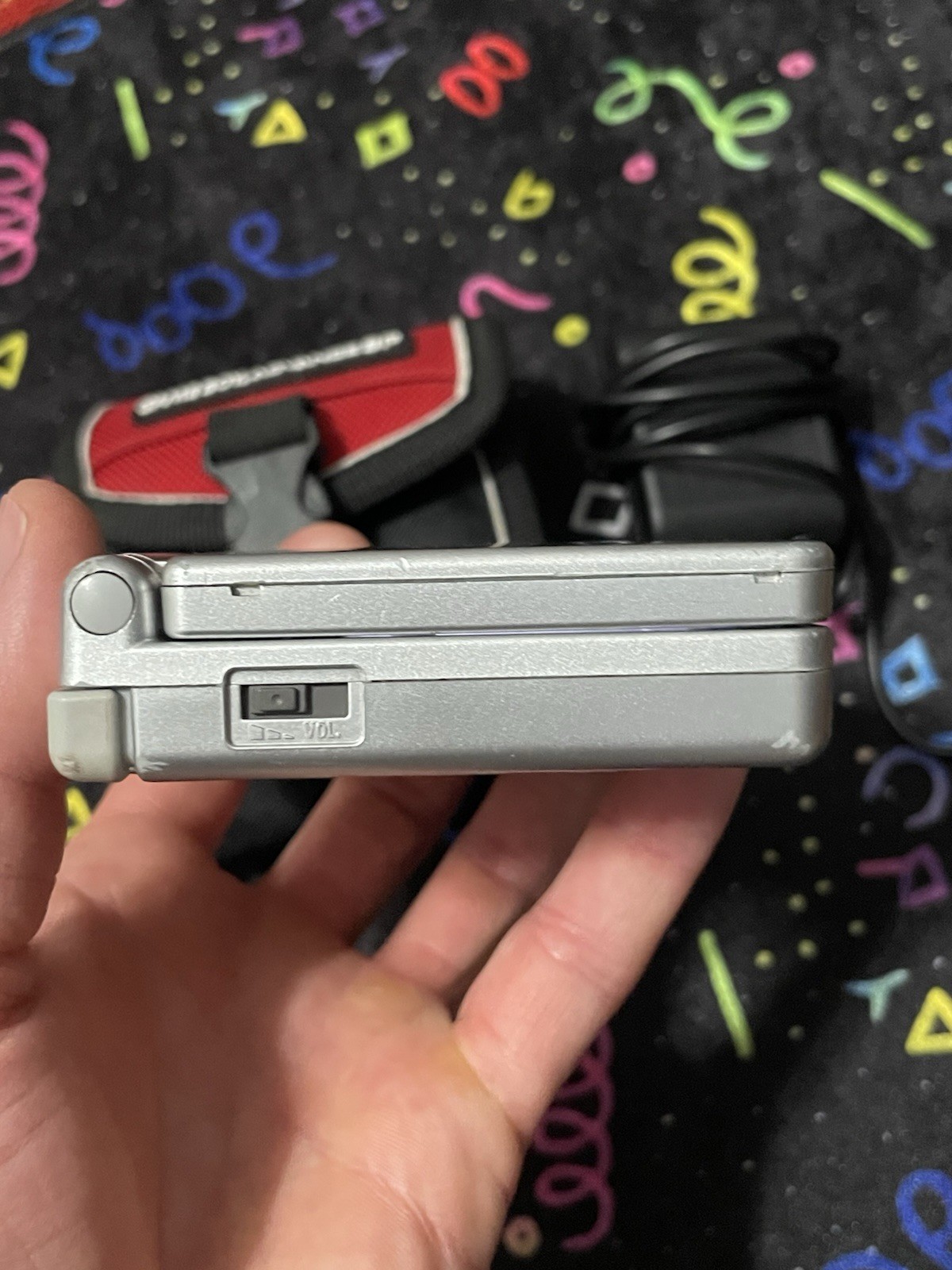 Nintendo Gameboy Advance SP • silver • with carrying case and game