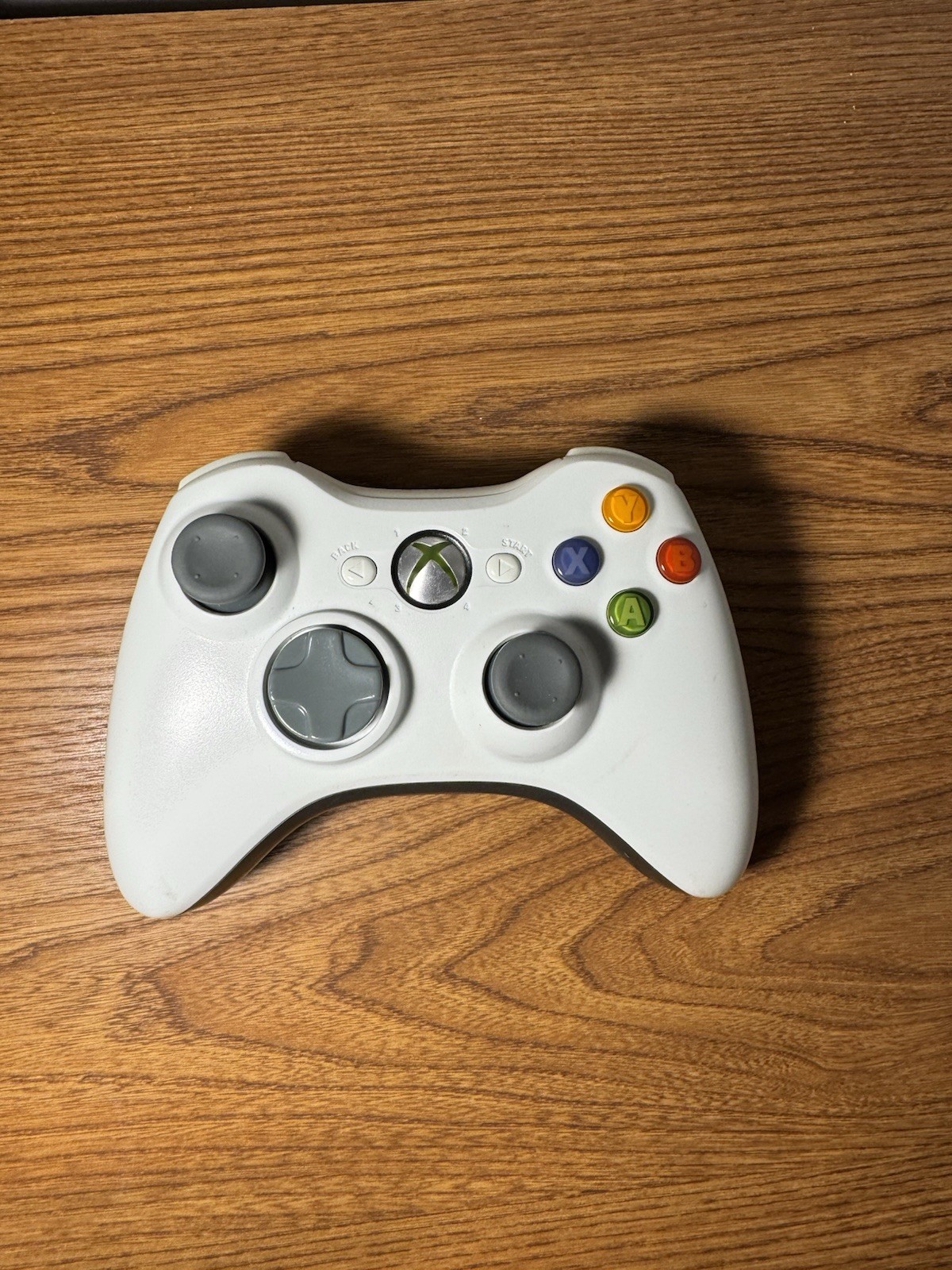 Microsoft Xbox 360 S 500GB Black Console Model 1439 w/ White Controller / Kinect