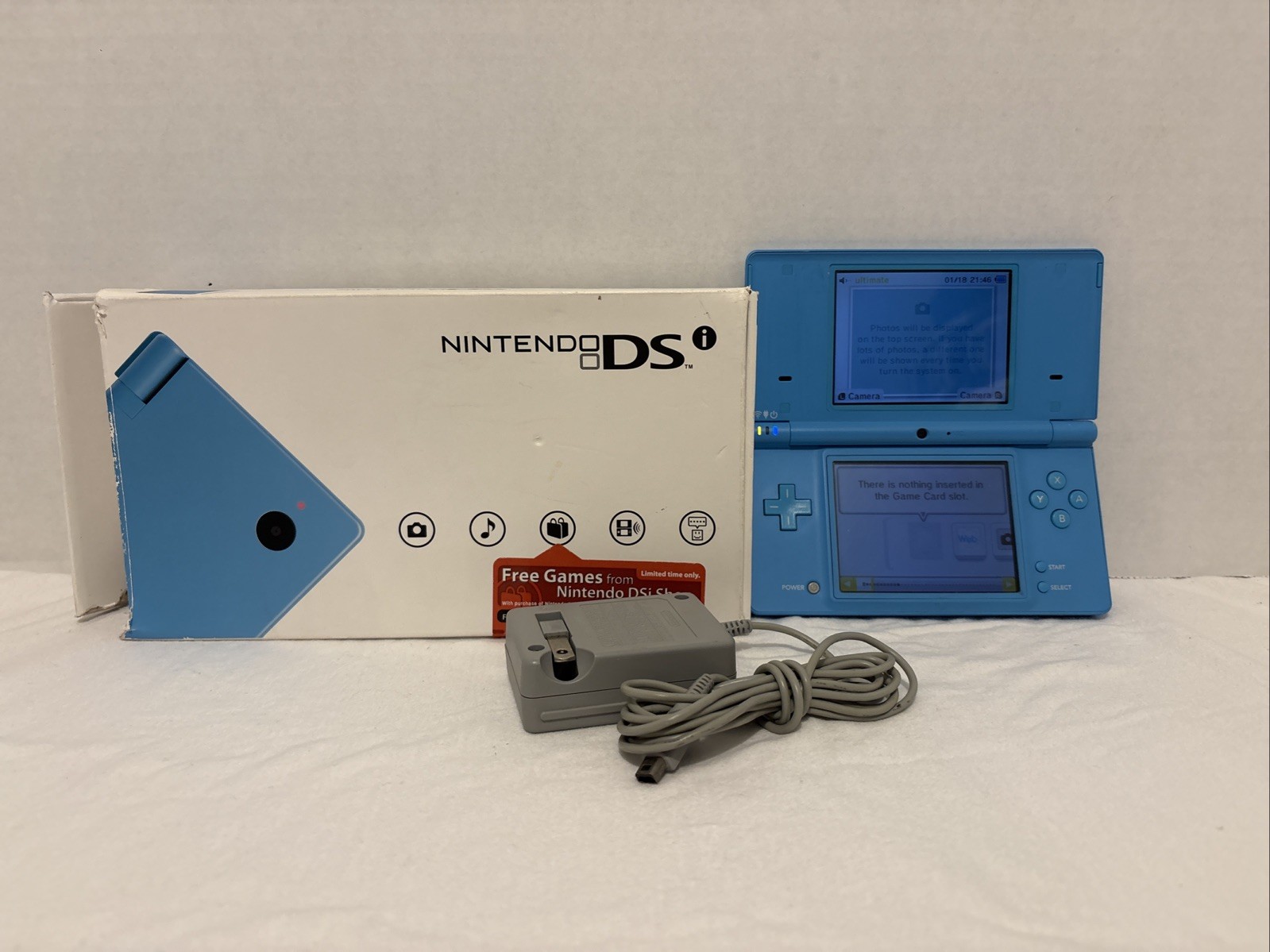 Nintendo DSi Blue Handheld Console Camera/Charger Stylus Box Tested