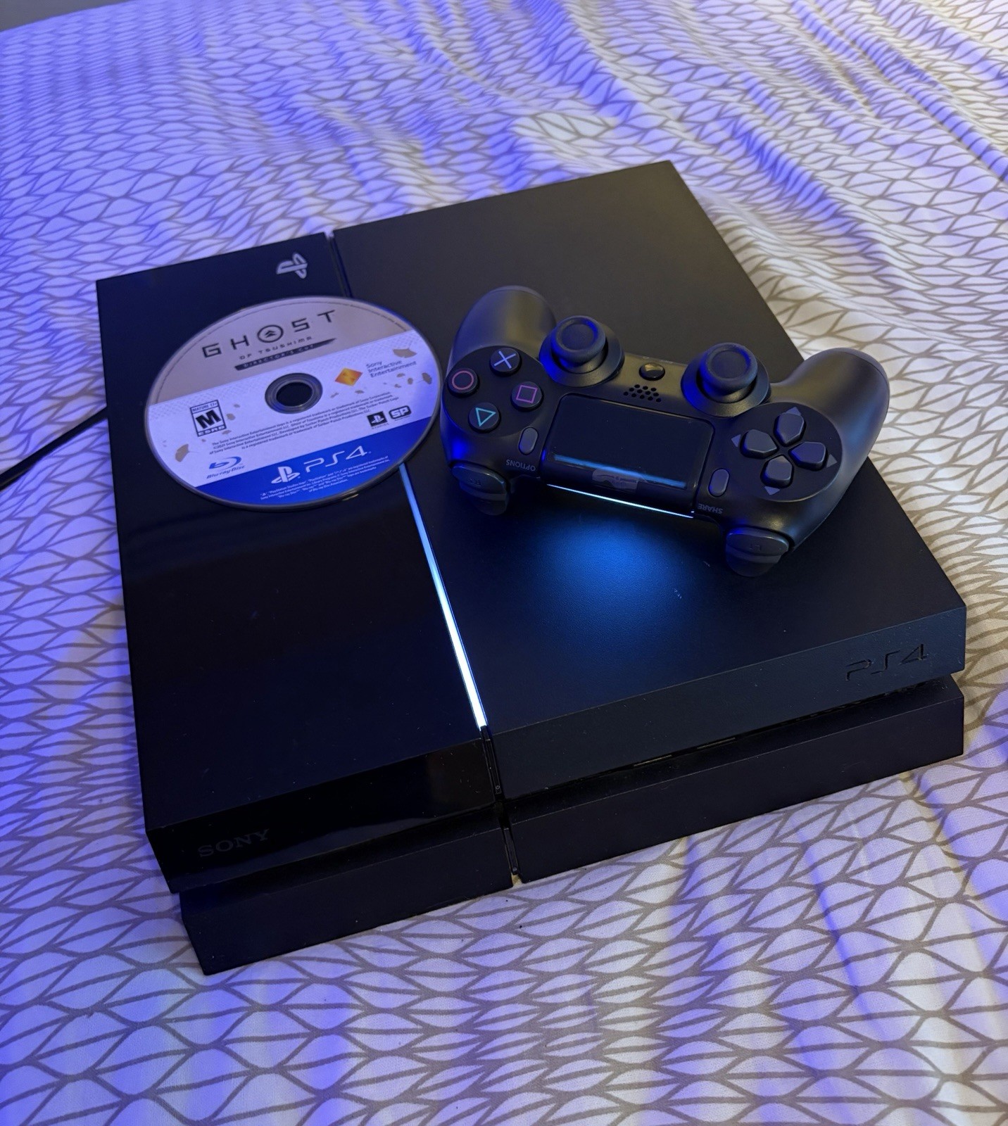SonyPS4 500GB CUH-1001A Console Bundle + Camera + Controller + Ghost of Tsushima