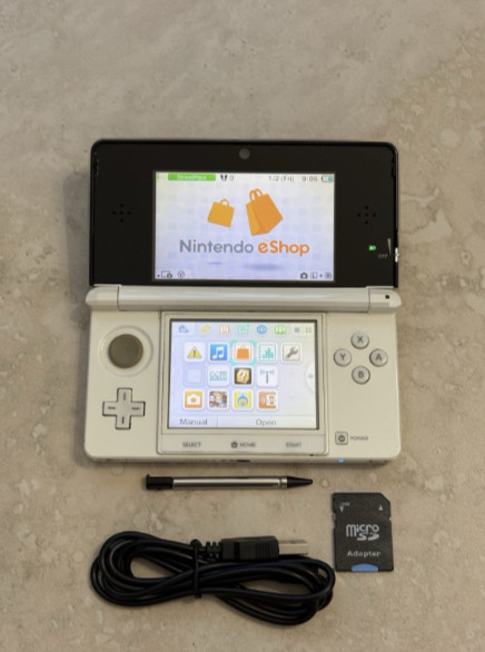 Nintendo 3DS Console White Edition With Charger US SELLER Very Good