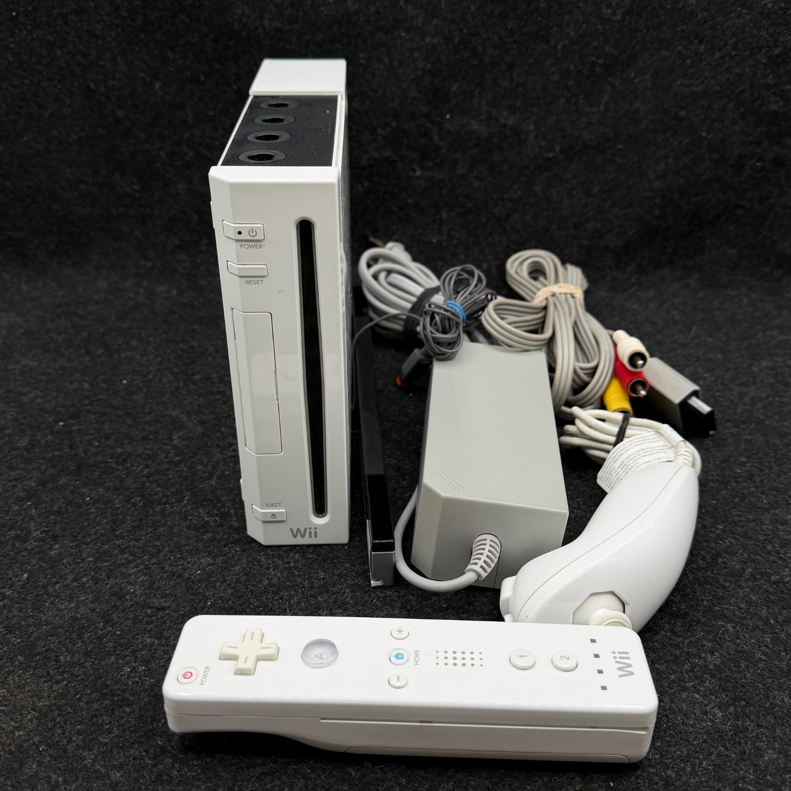 Nintendo Wii Video Game Console and Stand RVL-001 (USA) White Tested & Working