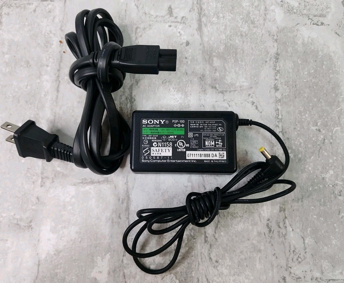 Sony PSP-100 Genuine AC Adapter Power Supply 5V 2000mA Sony PSP 1001 2001 3001