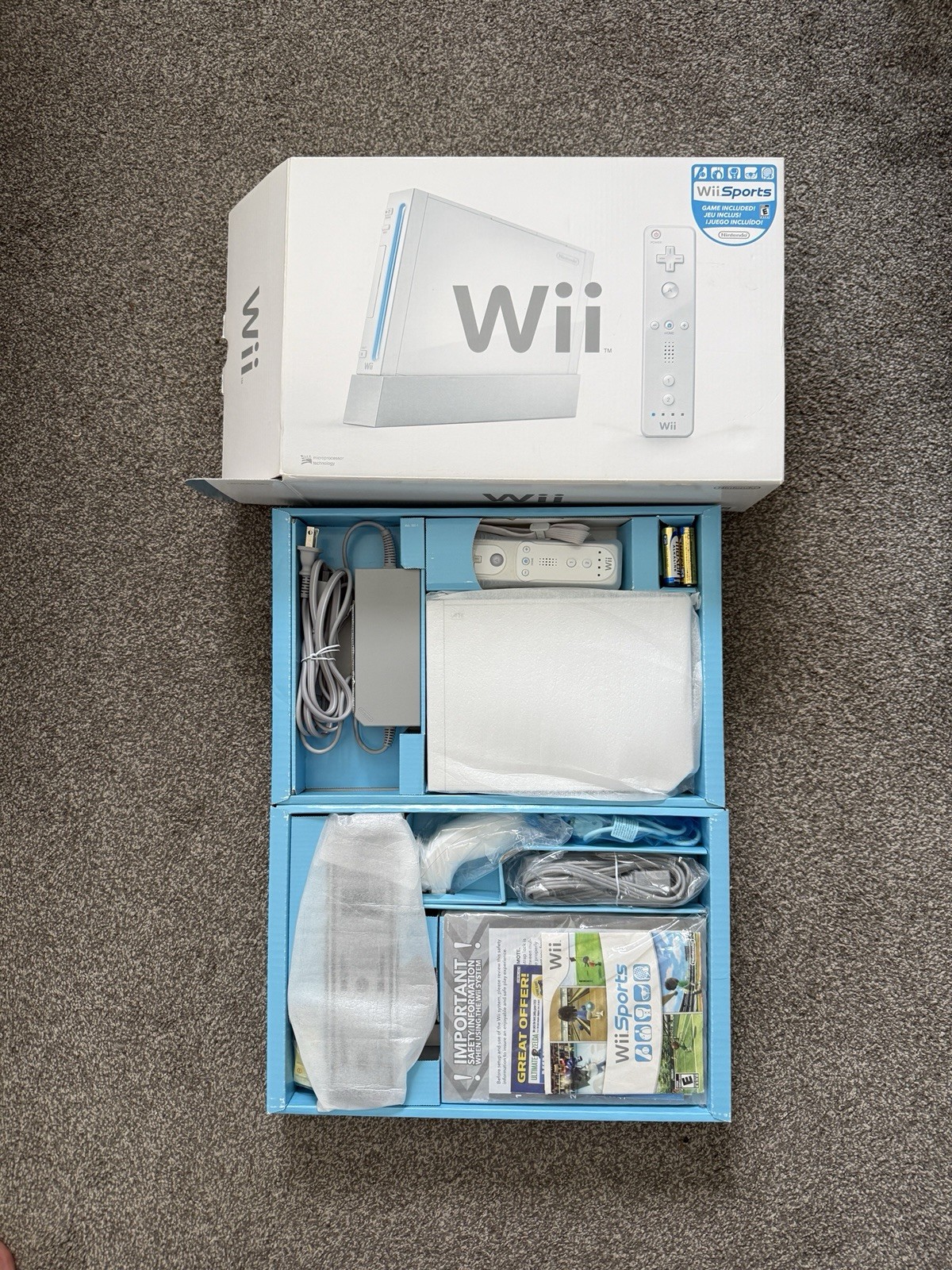 Nintendo Wii Console CIB Complete w/ Original Plastics, Manuals and Batteries