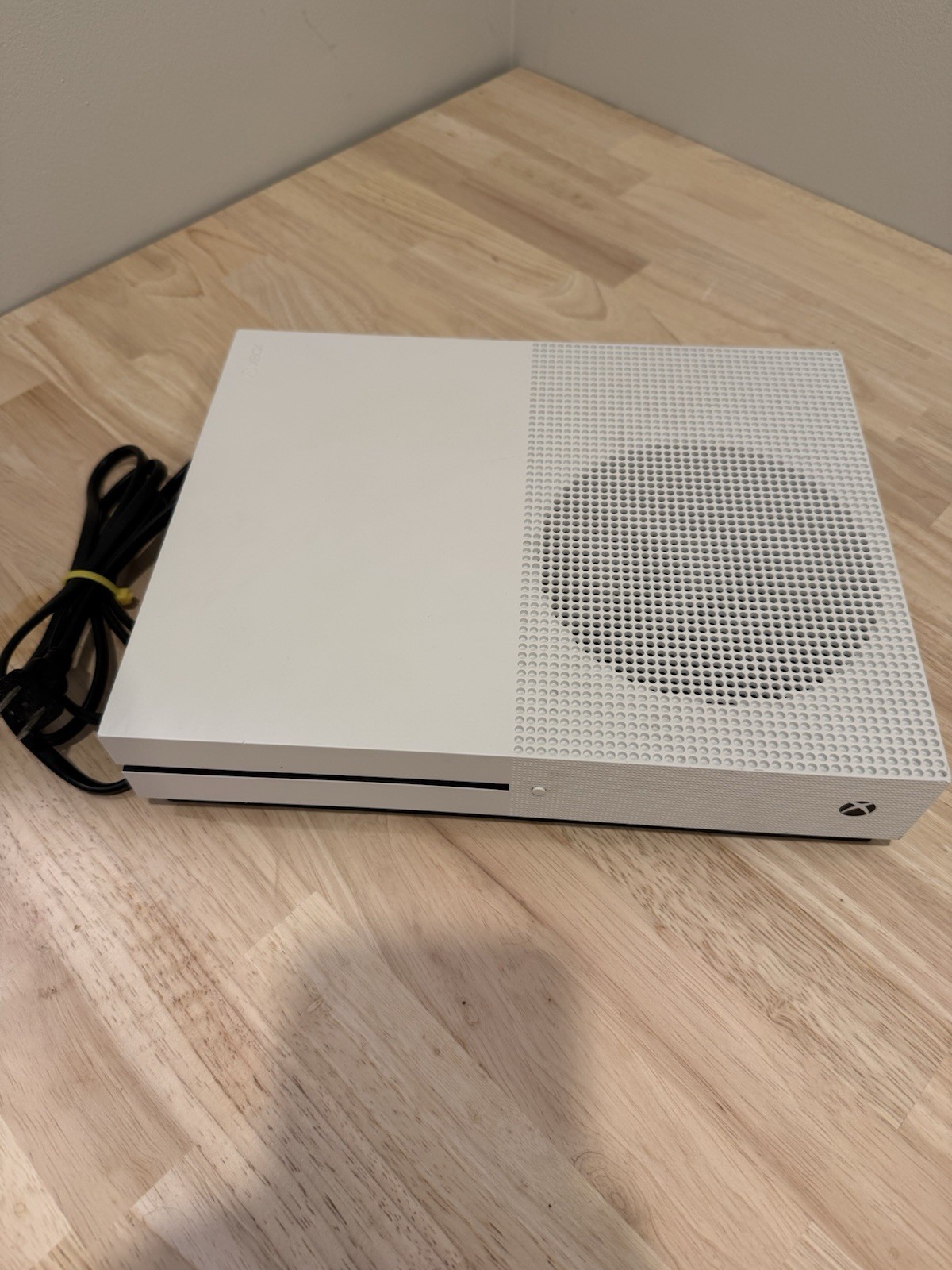 Microsoft Xbox One S 1TB Console – White, Stripped Cleaned, New Thermal Paste
