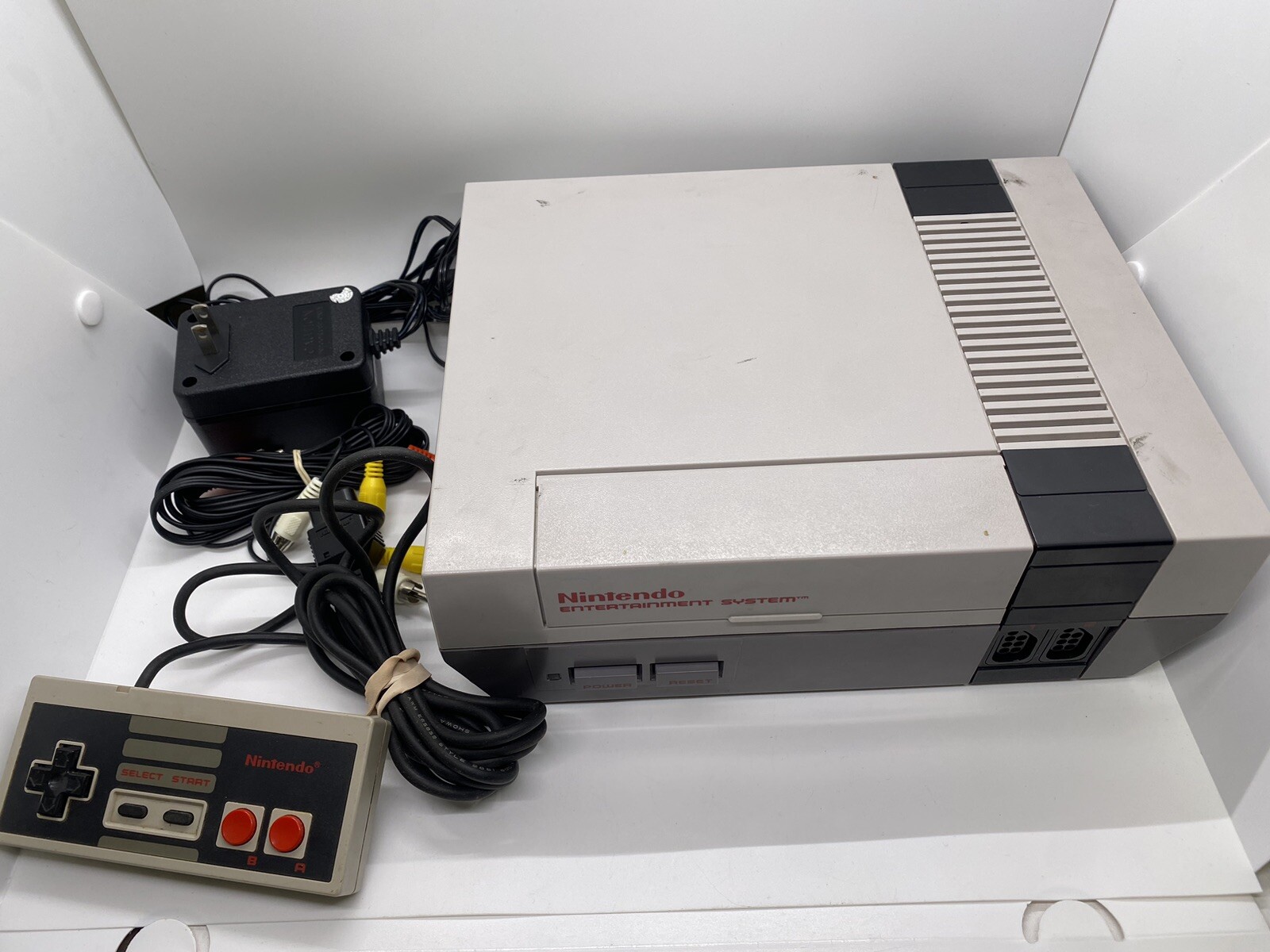 Nintendo NES w/ New Pin Connector! (See Photos)