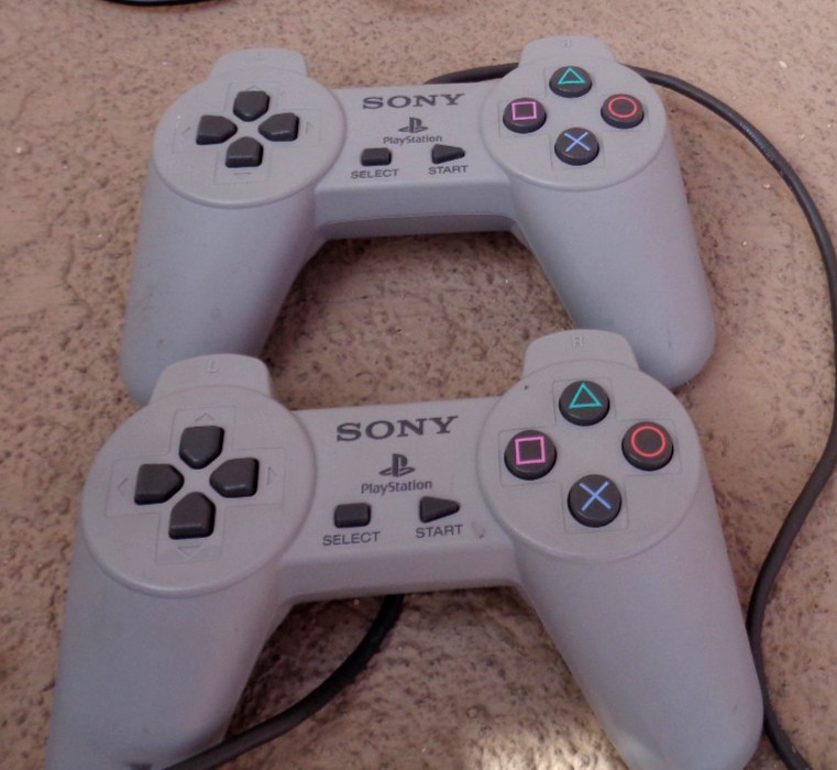SONY PLAYSTATION CLASSIC MINI CONSOLE SCPH-1000R TESTED WORKING