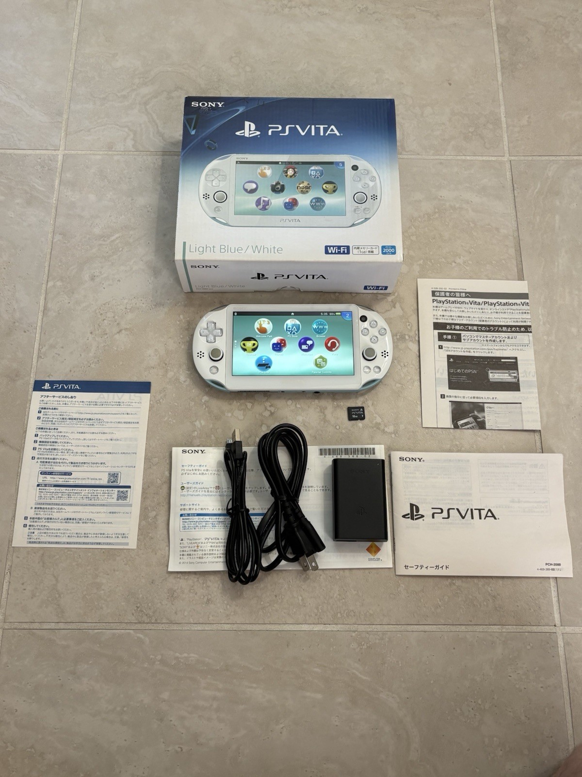 Sony PS Vita PCH-2000 Complete In Box – Light Blue White 16G Excellent Condition