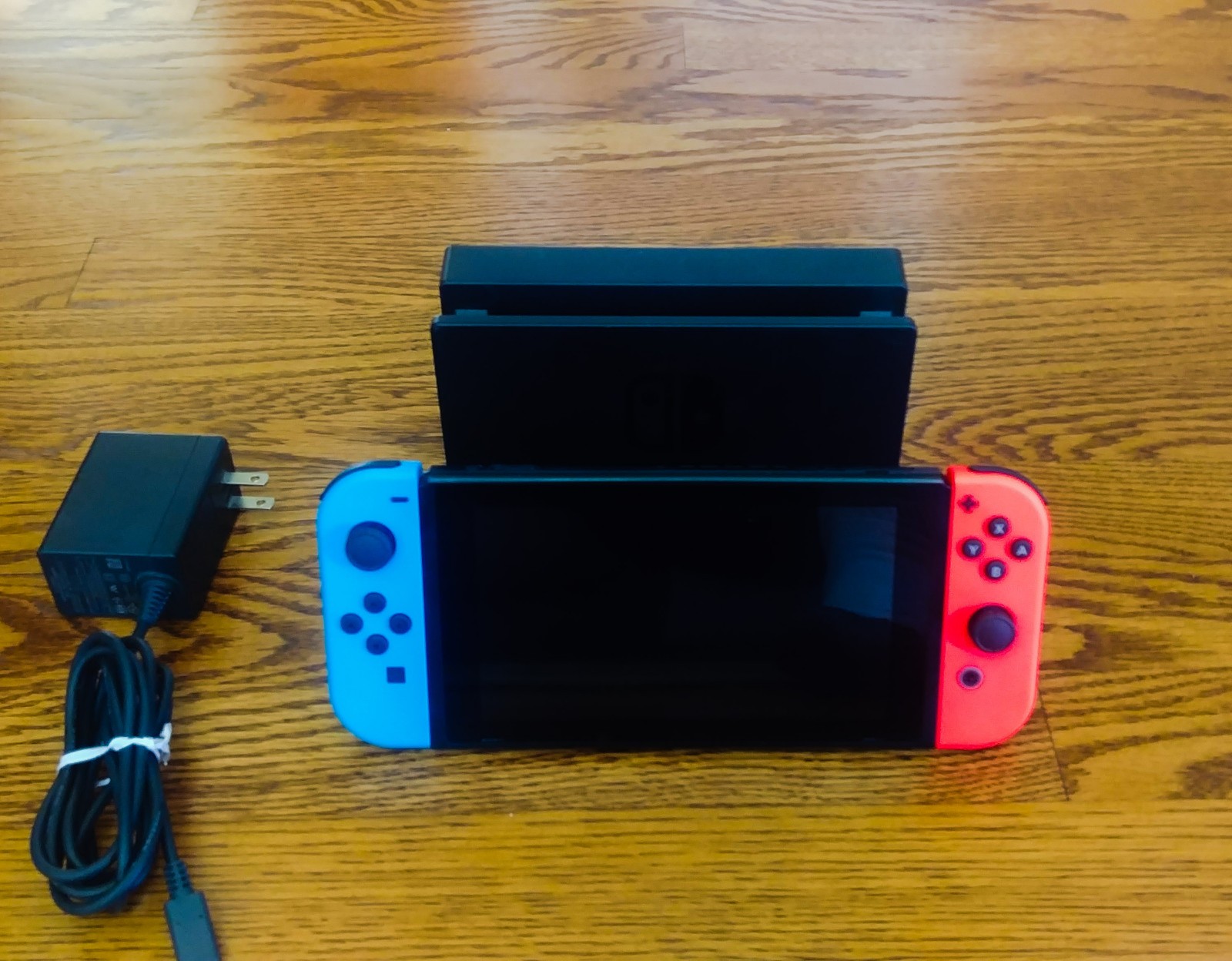 Nintendo Switch System Console w/Neon Red & Blue Joy-Cons + Dock *WORKS* NICE!