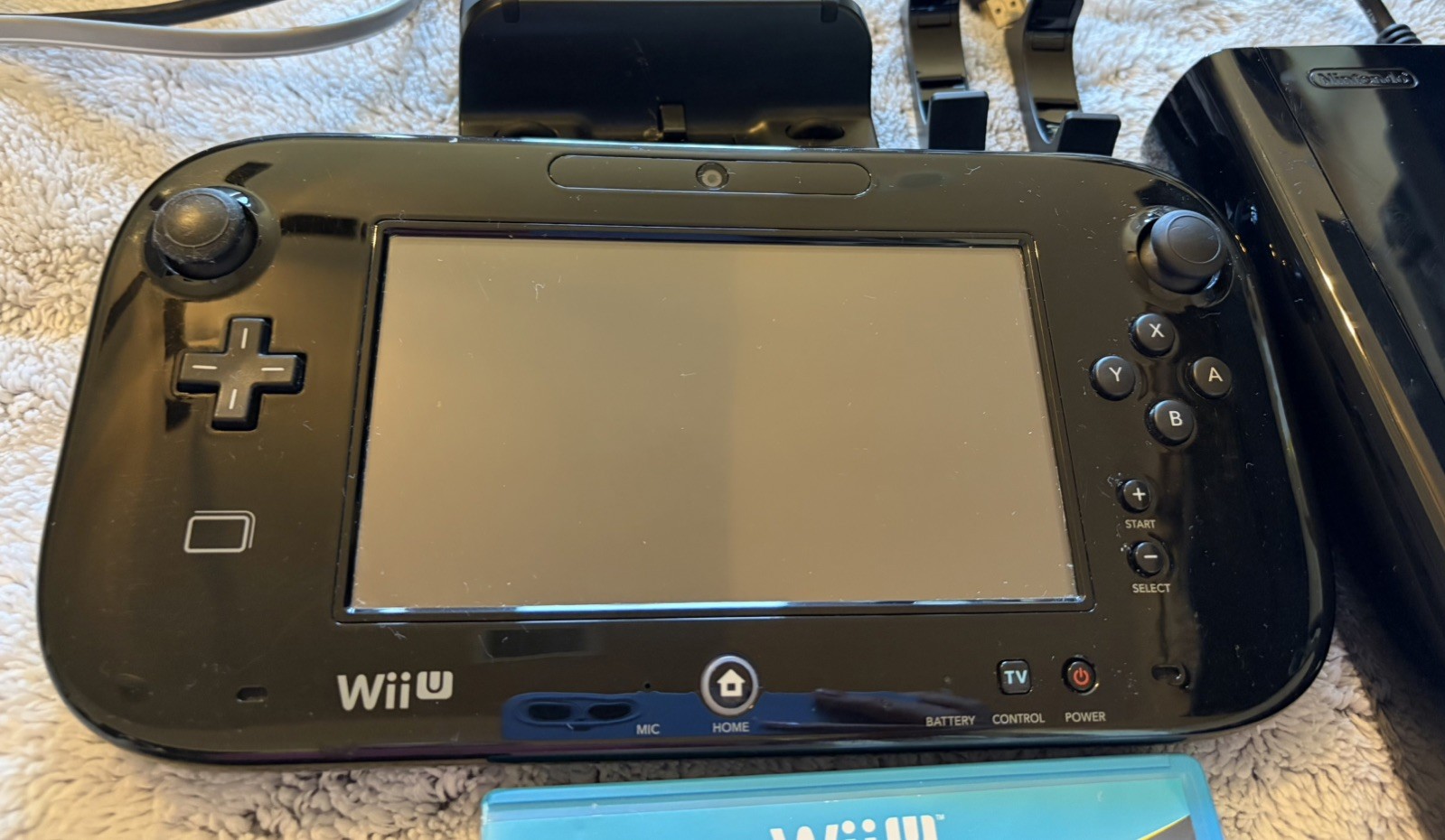 Nintendo Wii U Console 32GB, Marvel Super Heroes game included, works perfectly