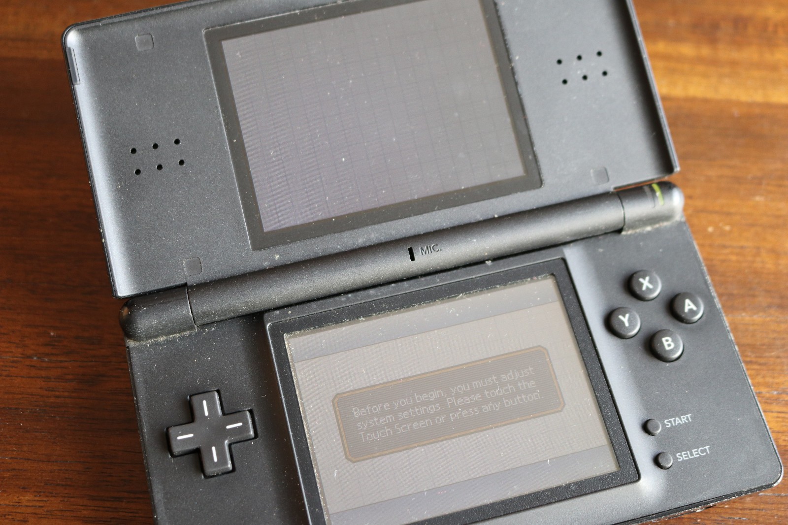Nintendo DS Lite Handheld System – Cobalt/Black w/Stylus and Carger, Working