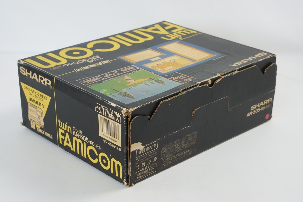TWIN FAMICOM SHARP Console Boxed AN-505RD Tested System New Rubber belt 326634