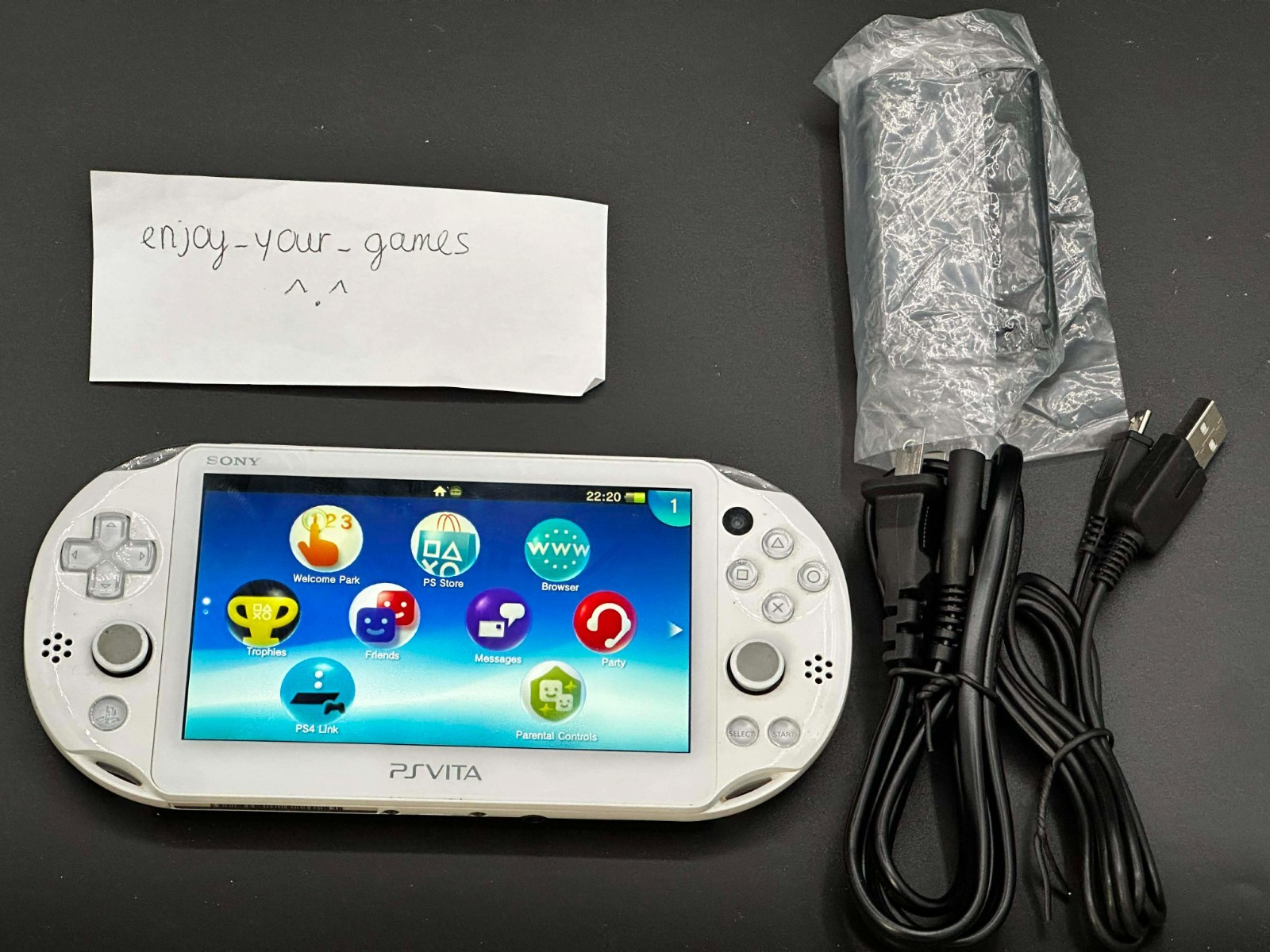Sony PlayStation PS Vita PCH-2000 Slim White Model w Charger – SHIP IN 1-DAY