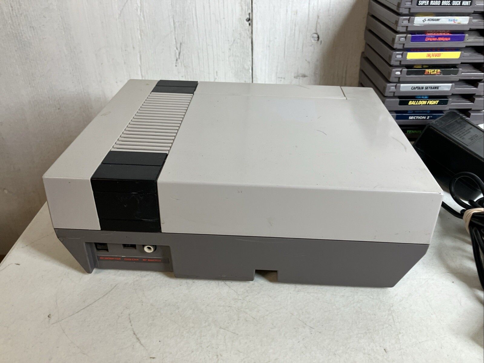 Nintendo NES Console System Bundle 10 Games NEW PINS Mario, Super C Contra, Dr M