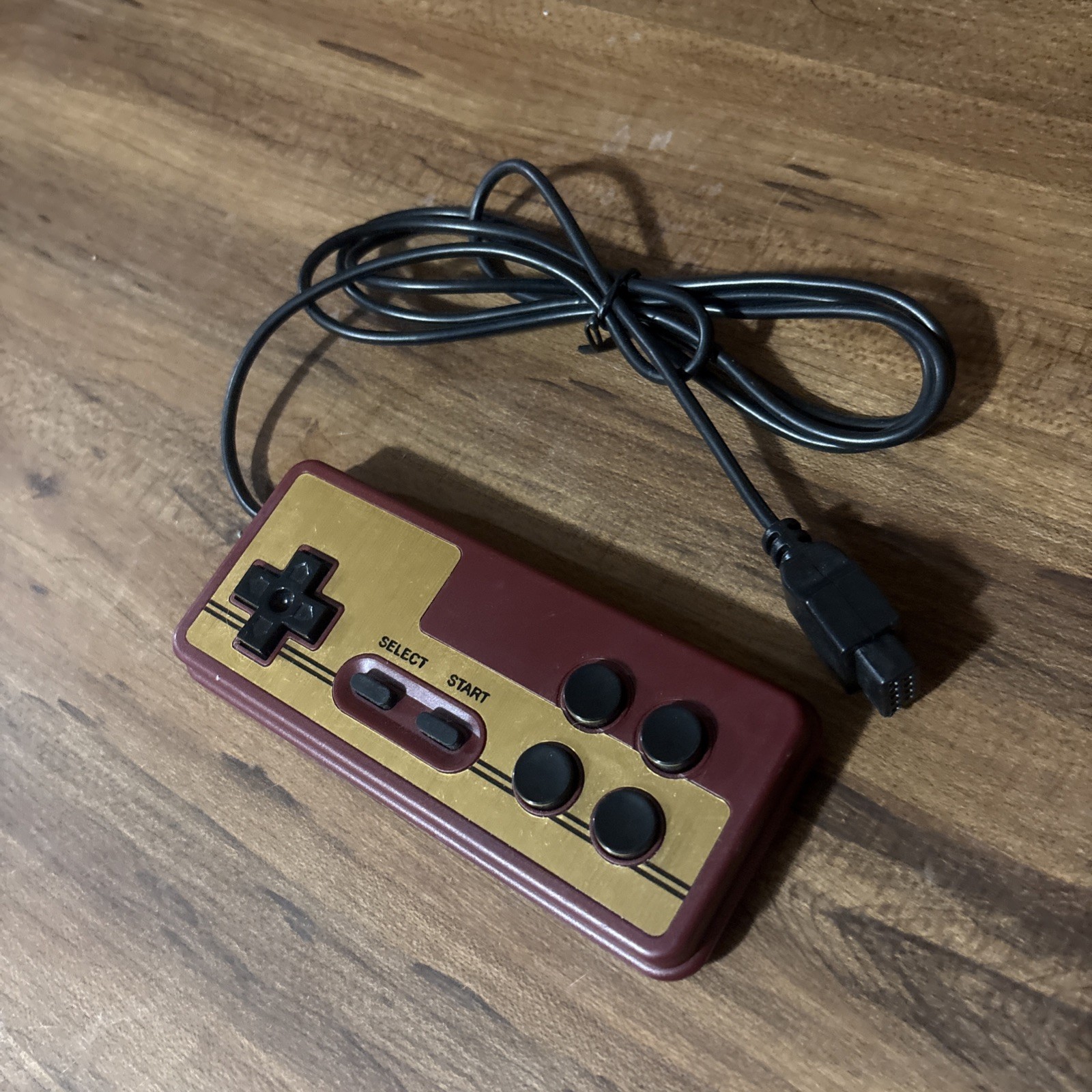 TESTED REPLACEMENT CONTROLLER Console 500 Classic Games Family Computer 9 Pin