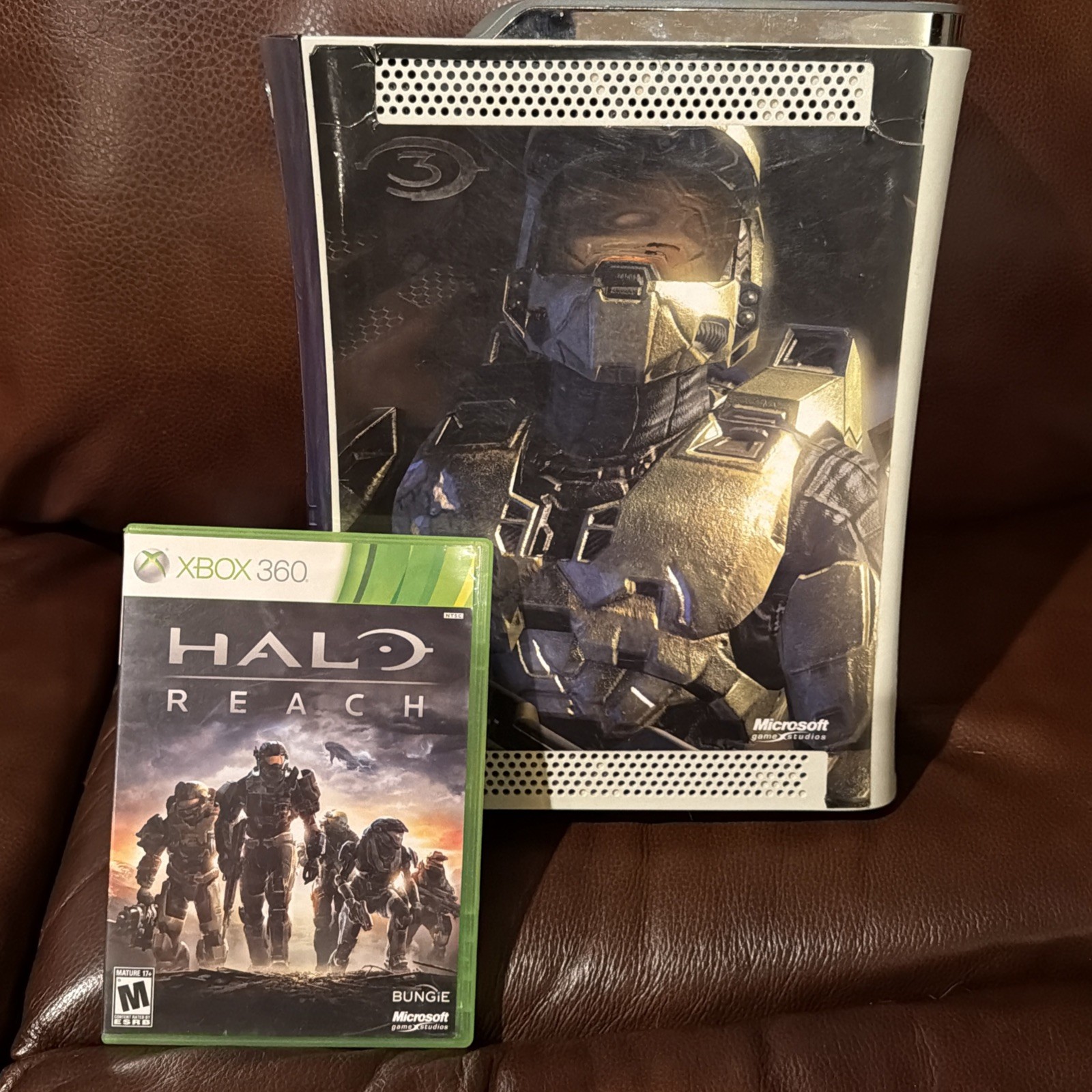 XBOX 360 halo 3 skin with Halo Reach. No cable or accessories. Tested and works
