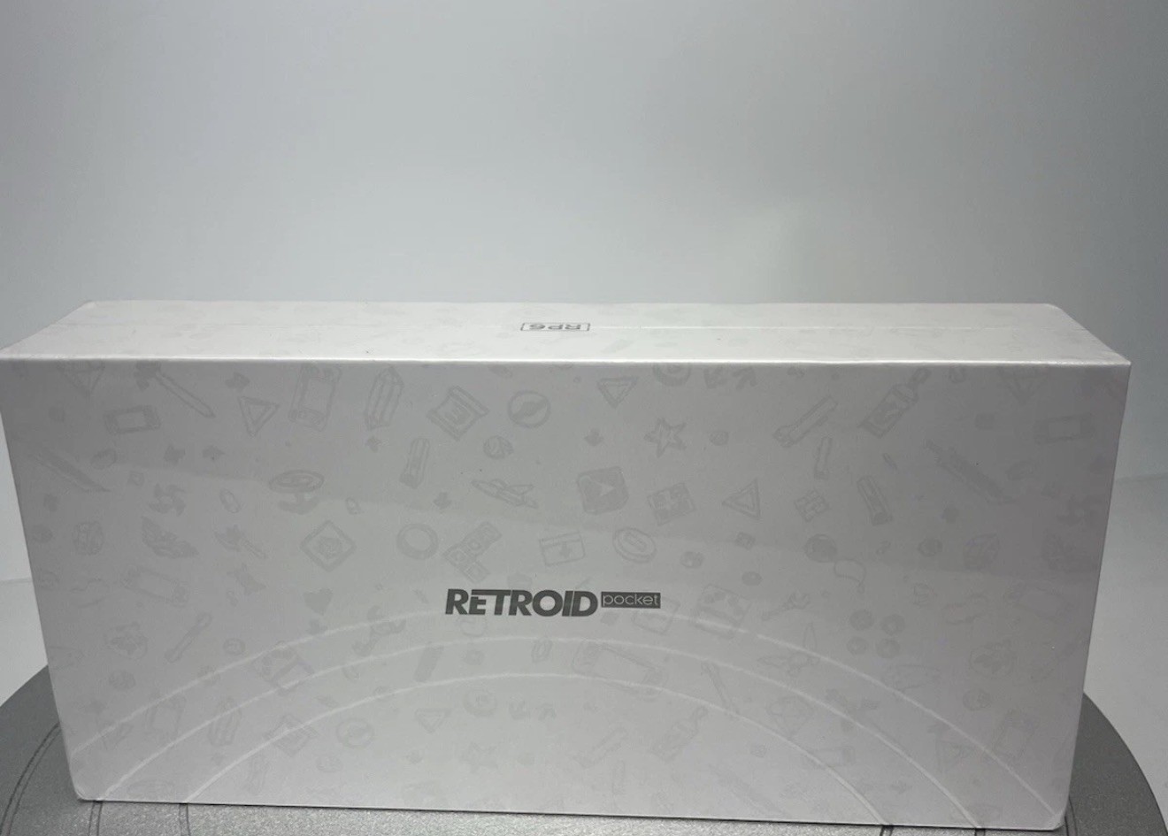 Retroid Pocket 6 Snapdragon 8 Gen 2 8GB RAM 128GB 5.5″ AMOLED Silver New