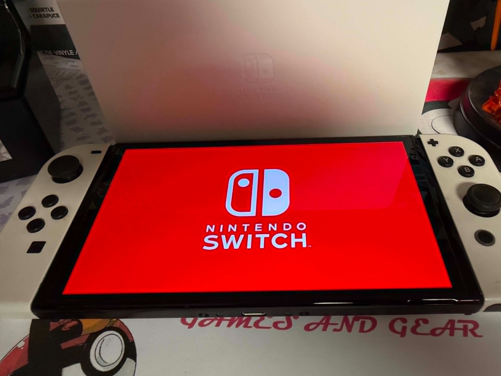Nintendo Switch OLED Handheld Console – 64GB – SCREEN Very Nice Shape